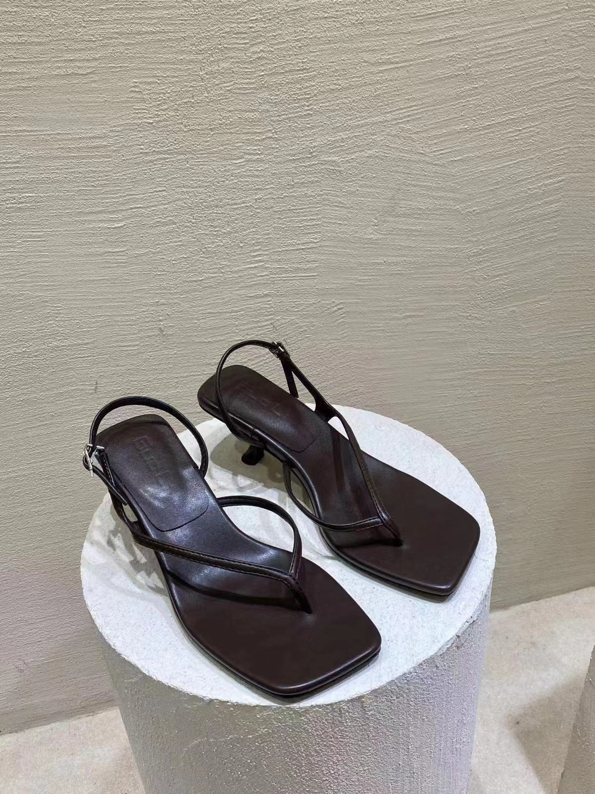 Thong sandals