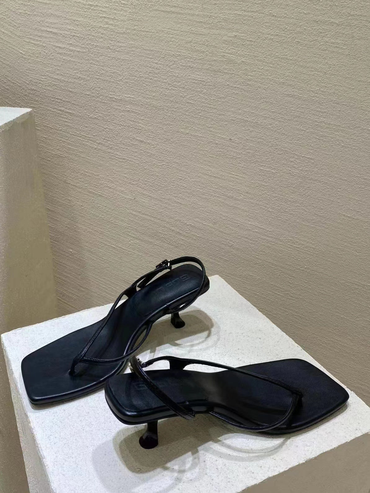 Thong sandals