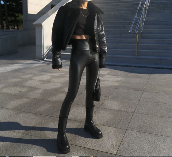 Leather style leggings(即納)