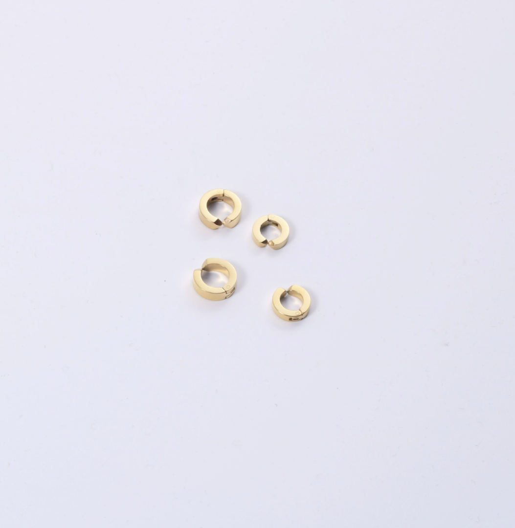Gold ear clip