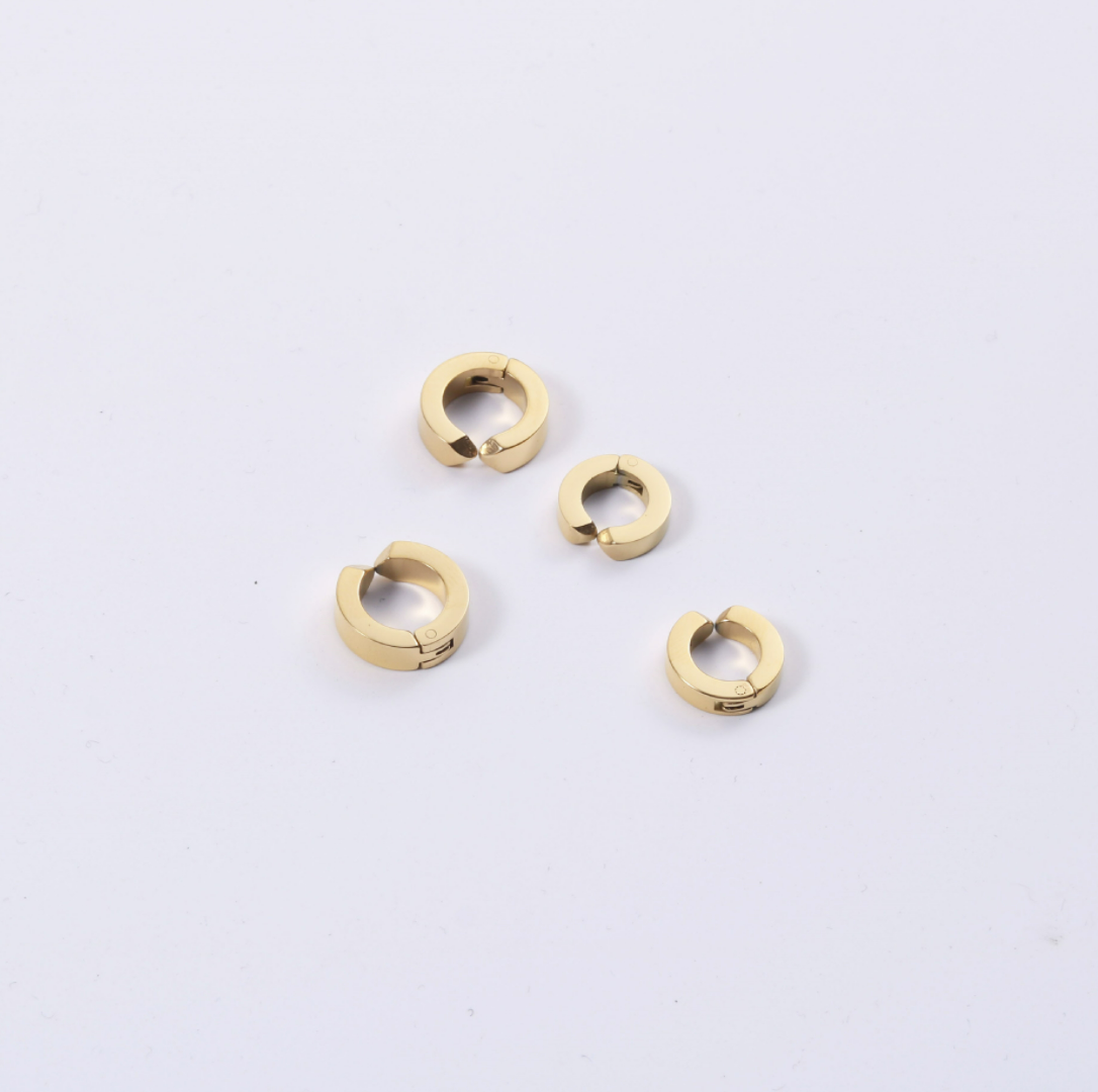 Gold ear clip