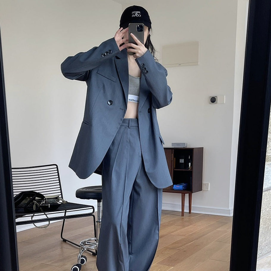 經典夾克和褲子