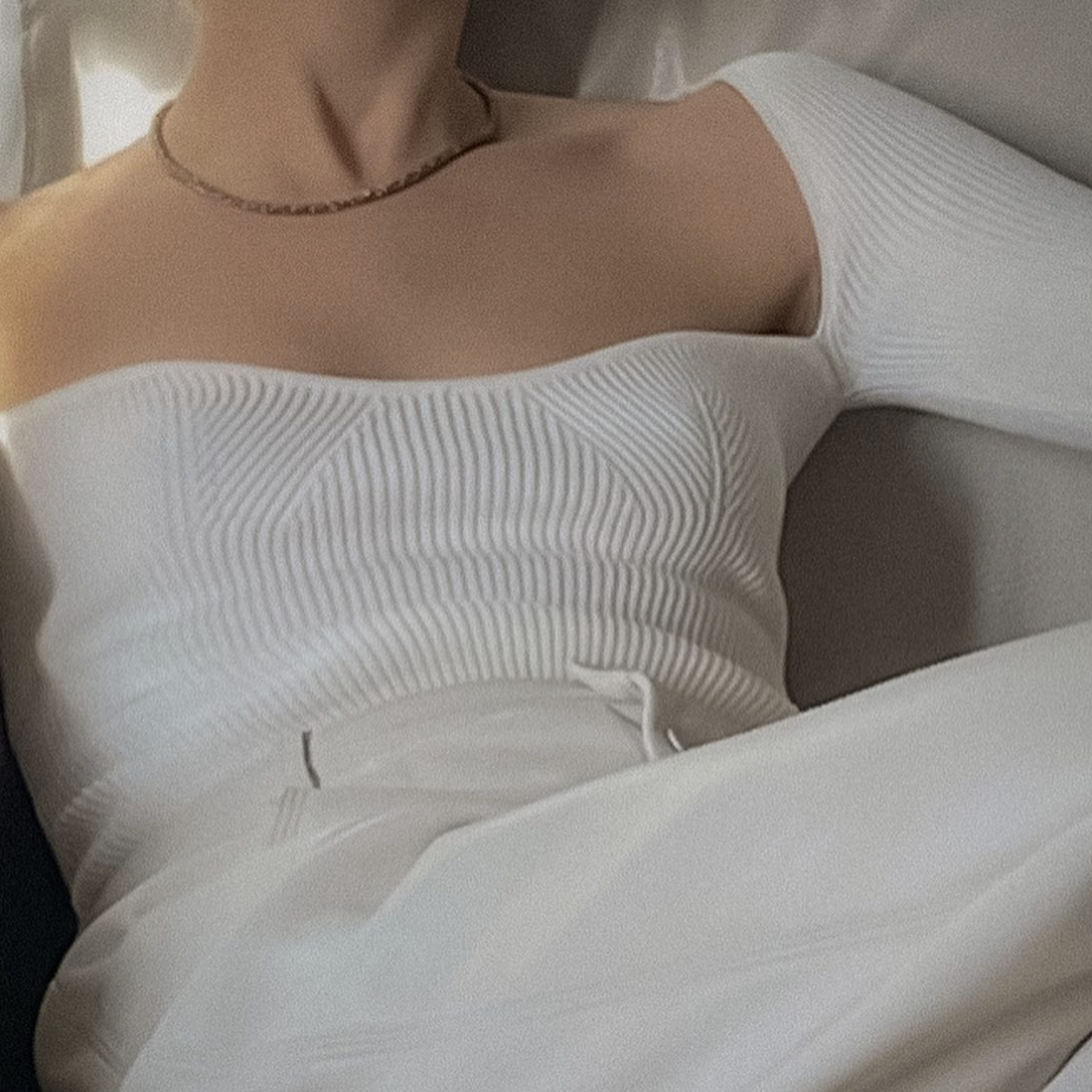 Heart neckline rib knit