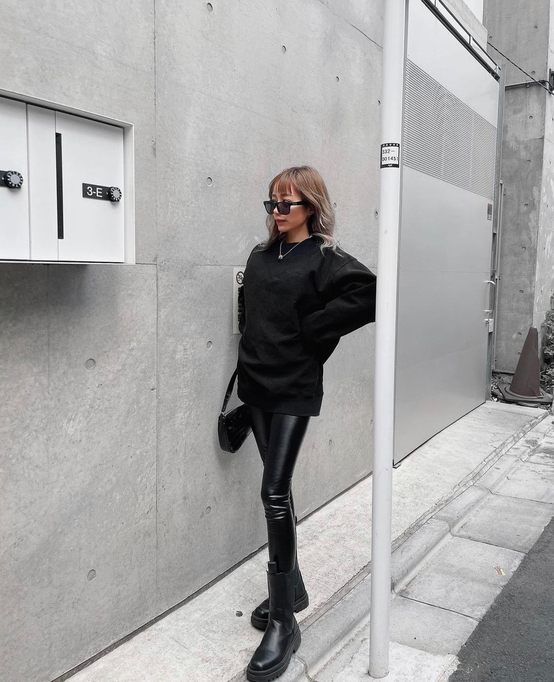 Leather style leggings(即納)