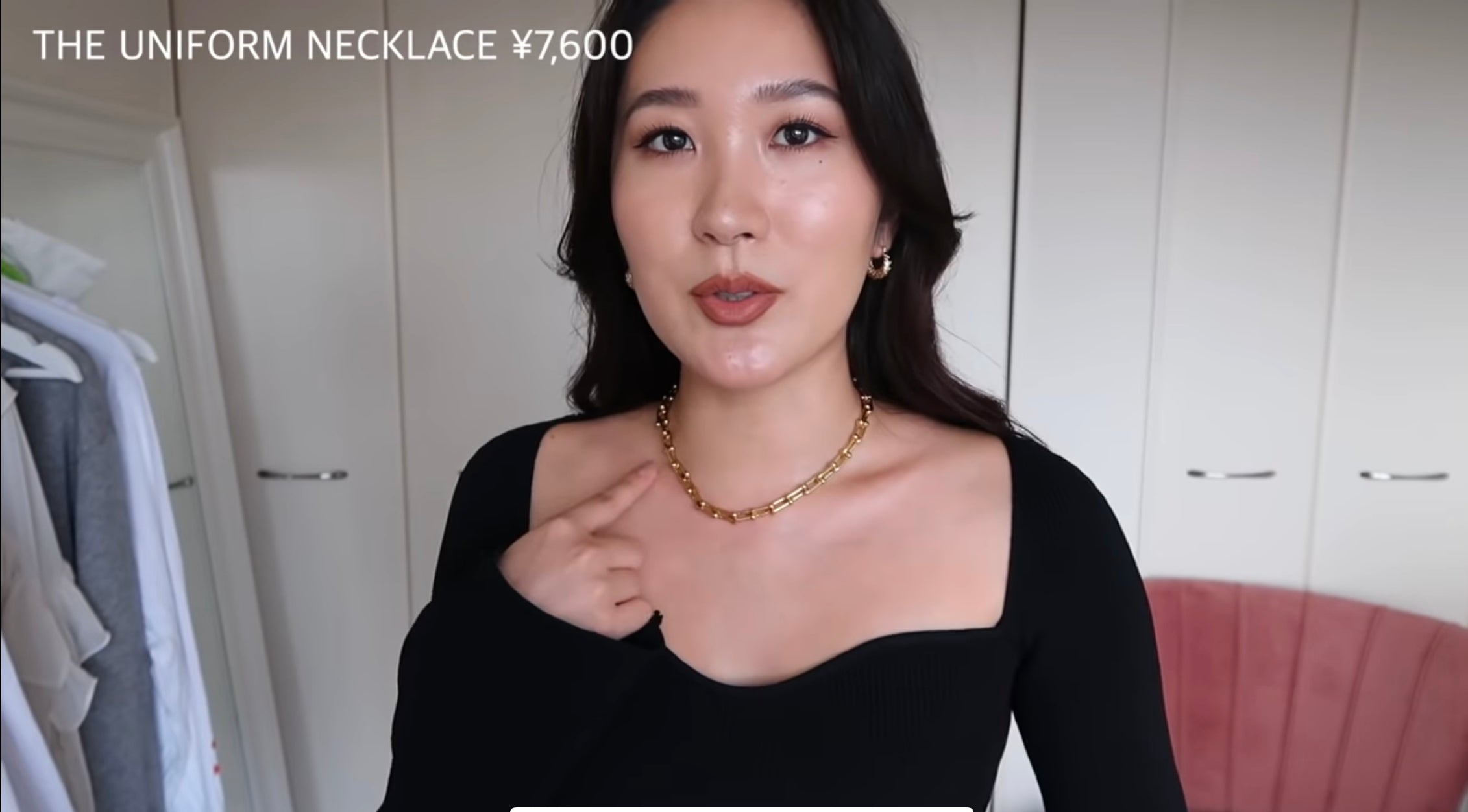 The uniform necklace