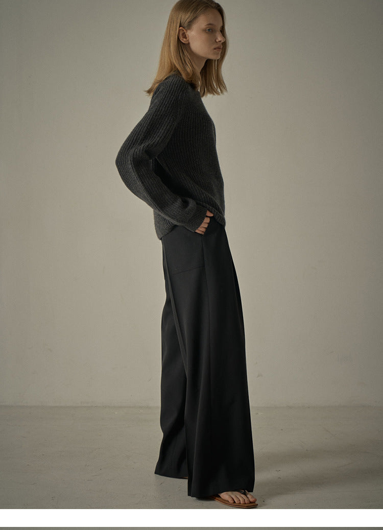Center pressed wool trousers