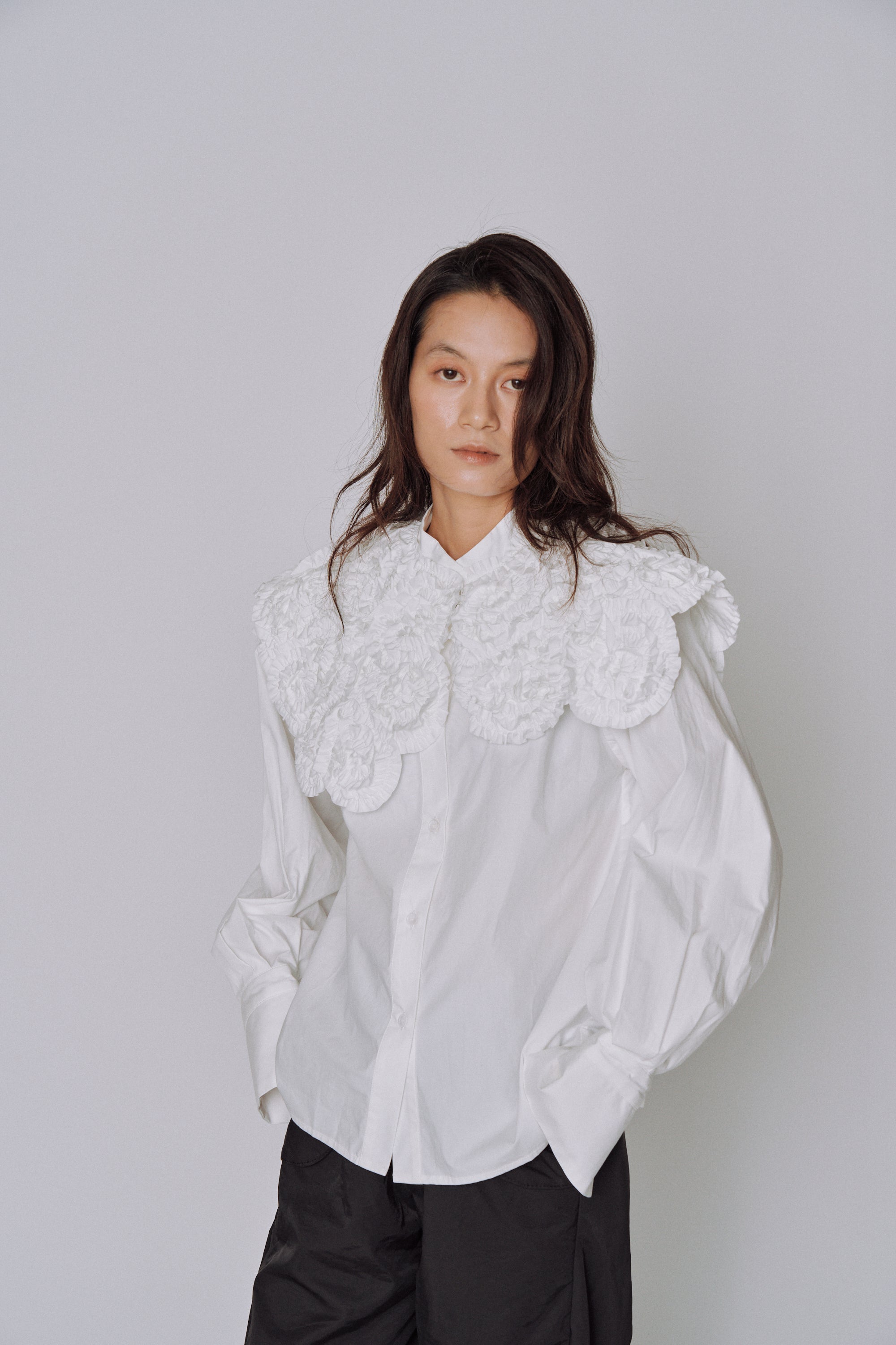 NEW｜Sculpted Petal Collar Shirt