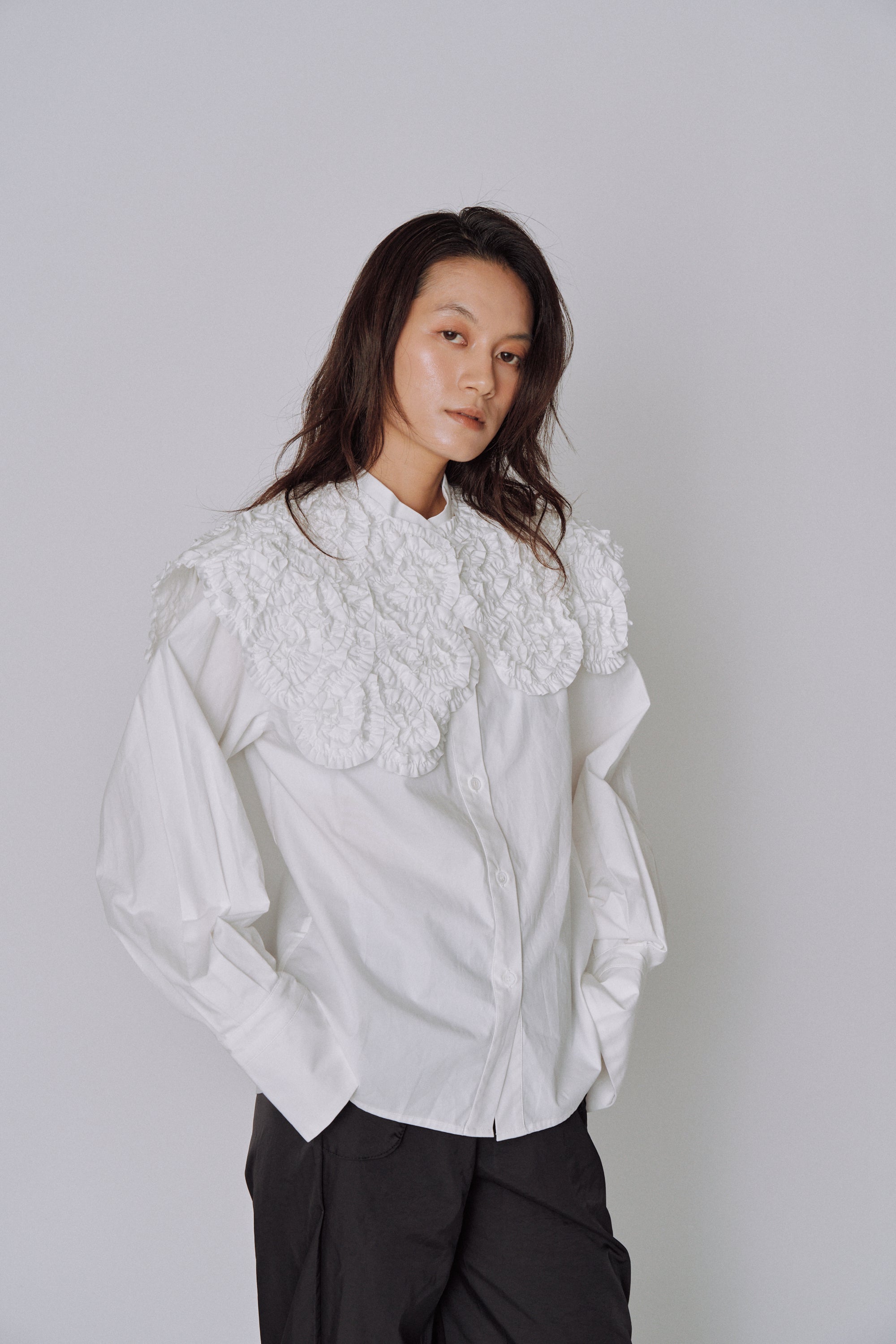 NEW｜Sculpted Petal Collar Shirt