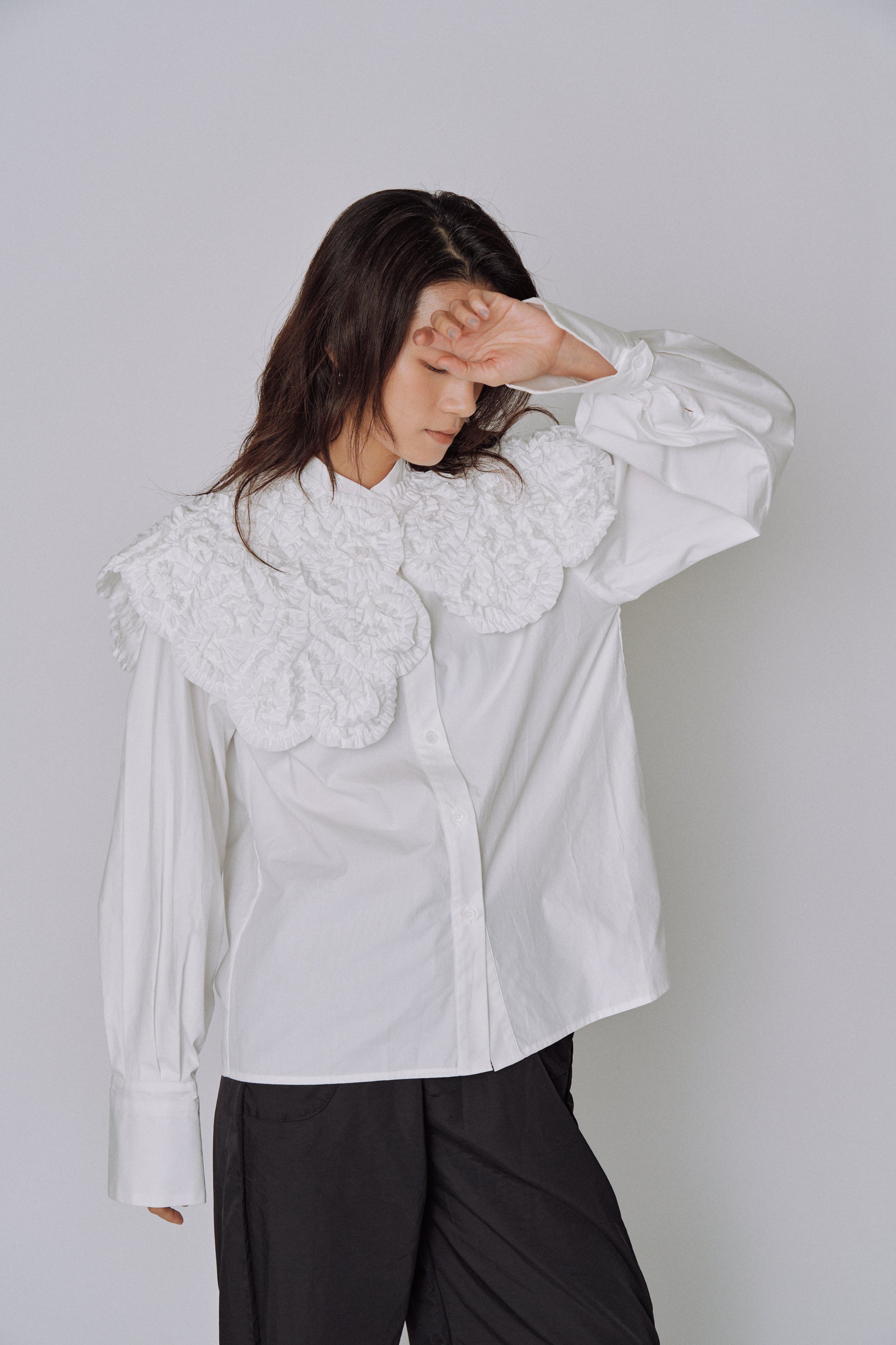NEW｜Sculpted Petal Collar Shirt