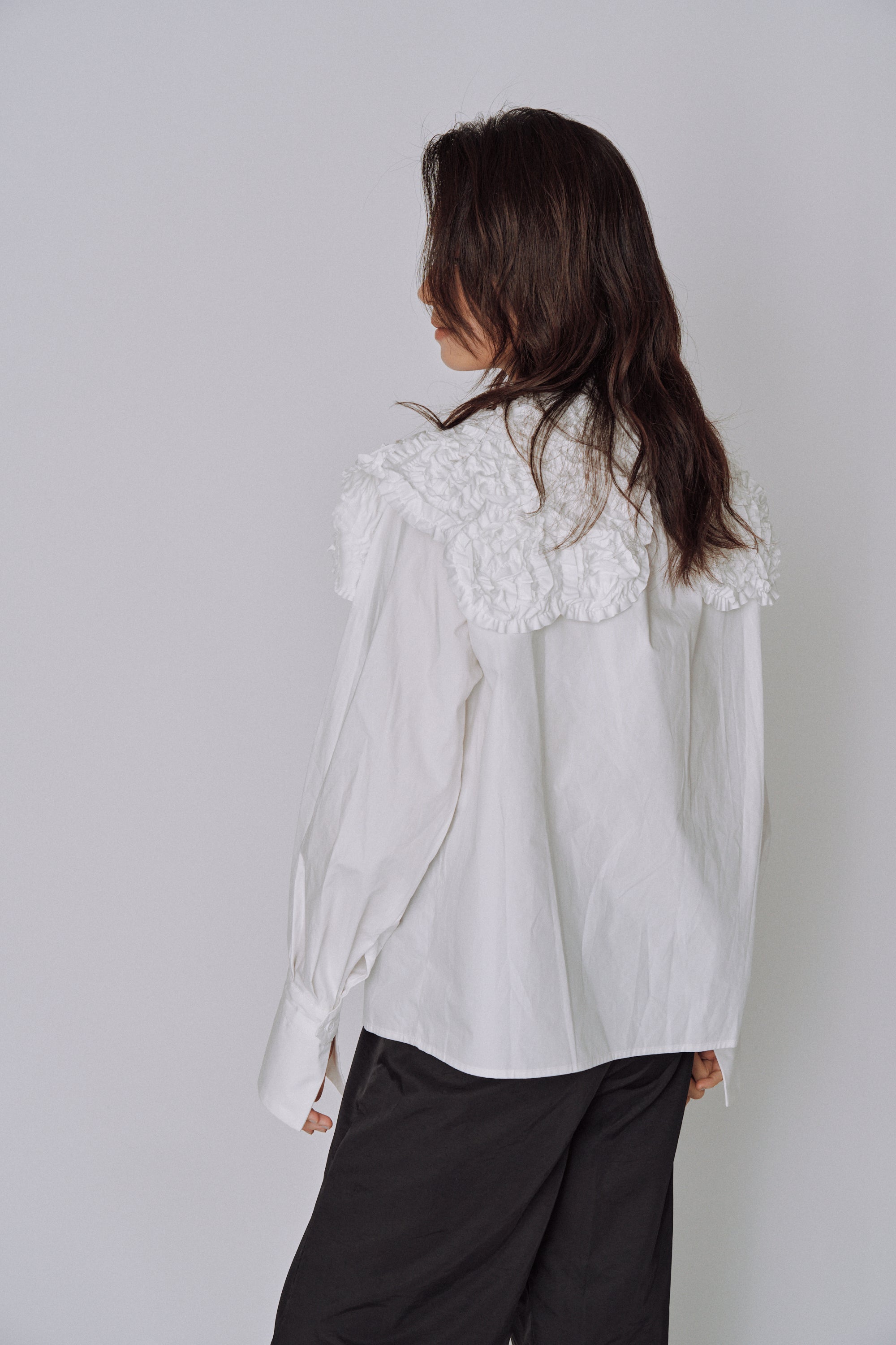 NEW｜Sculpted Petal Collar Shirt