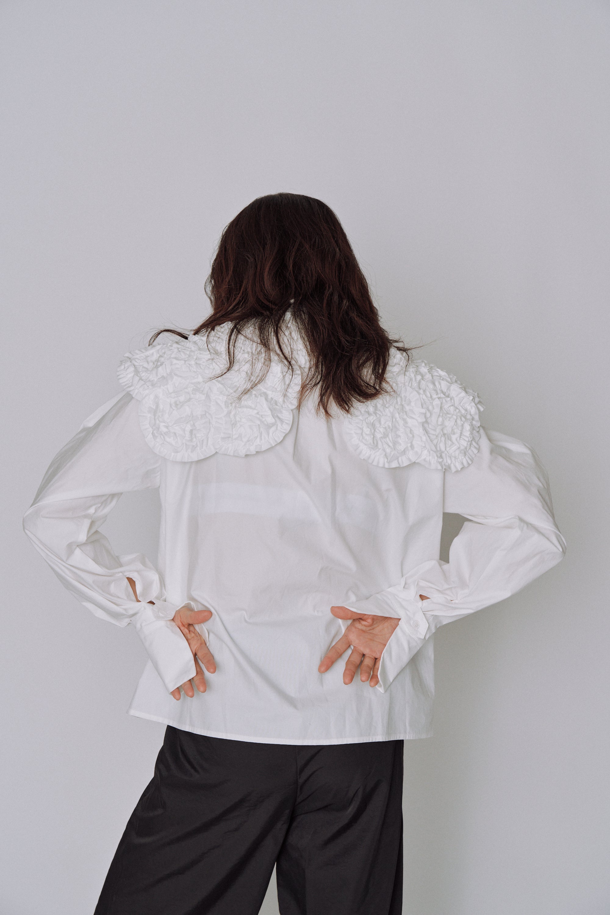 NEW｜Sculpted Petal Collar Shirt