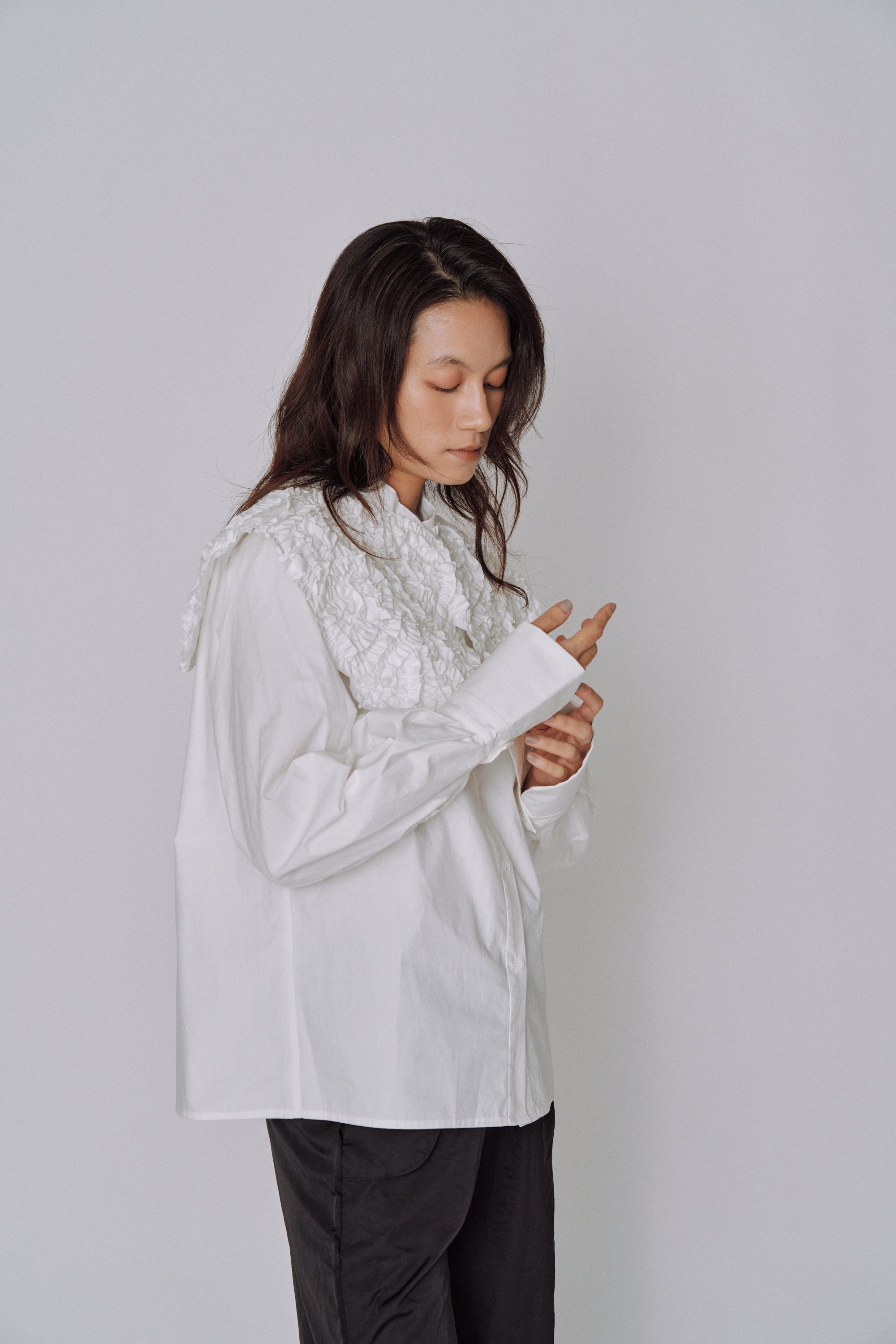 NEW｜Sculpted Petal Collar Shirt