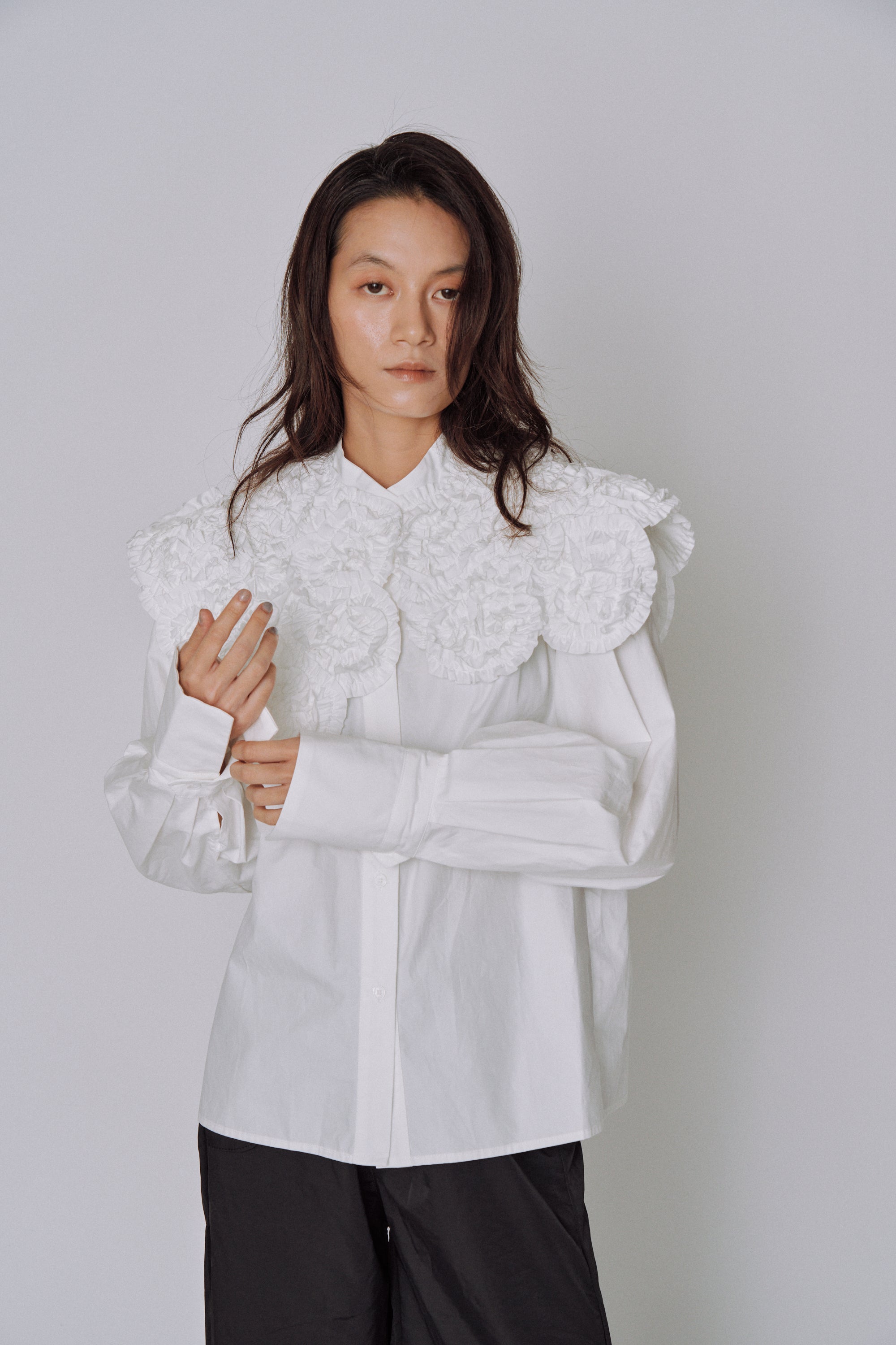 NEW｜Sculpted Petal Collar Shirt