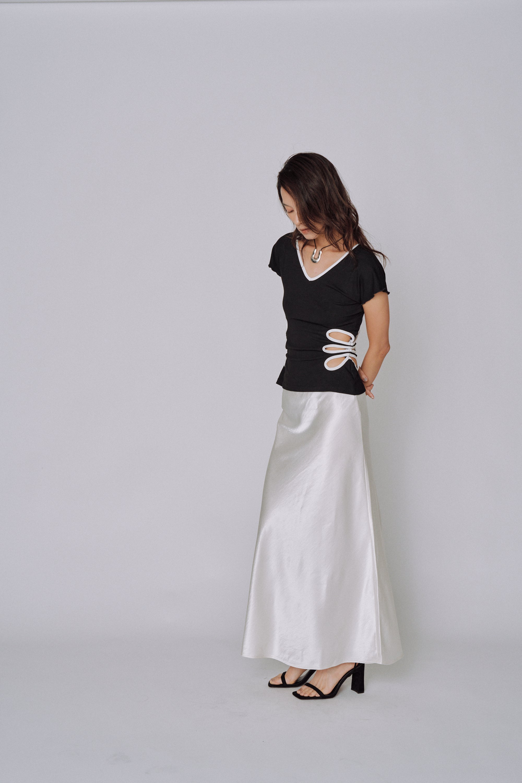 NEW｜Glossy Flow Satin Skirt