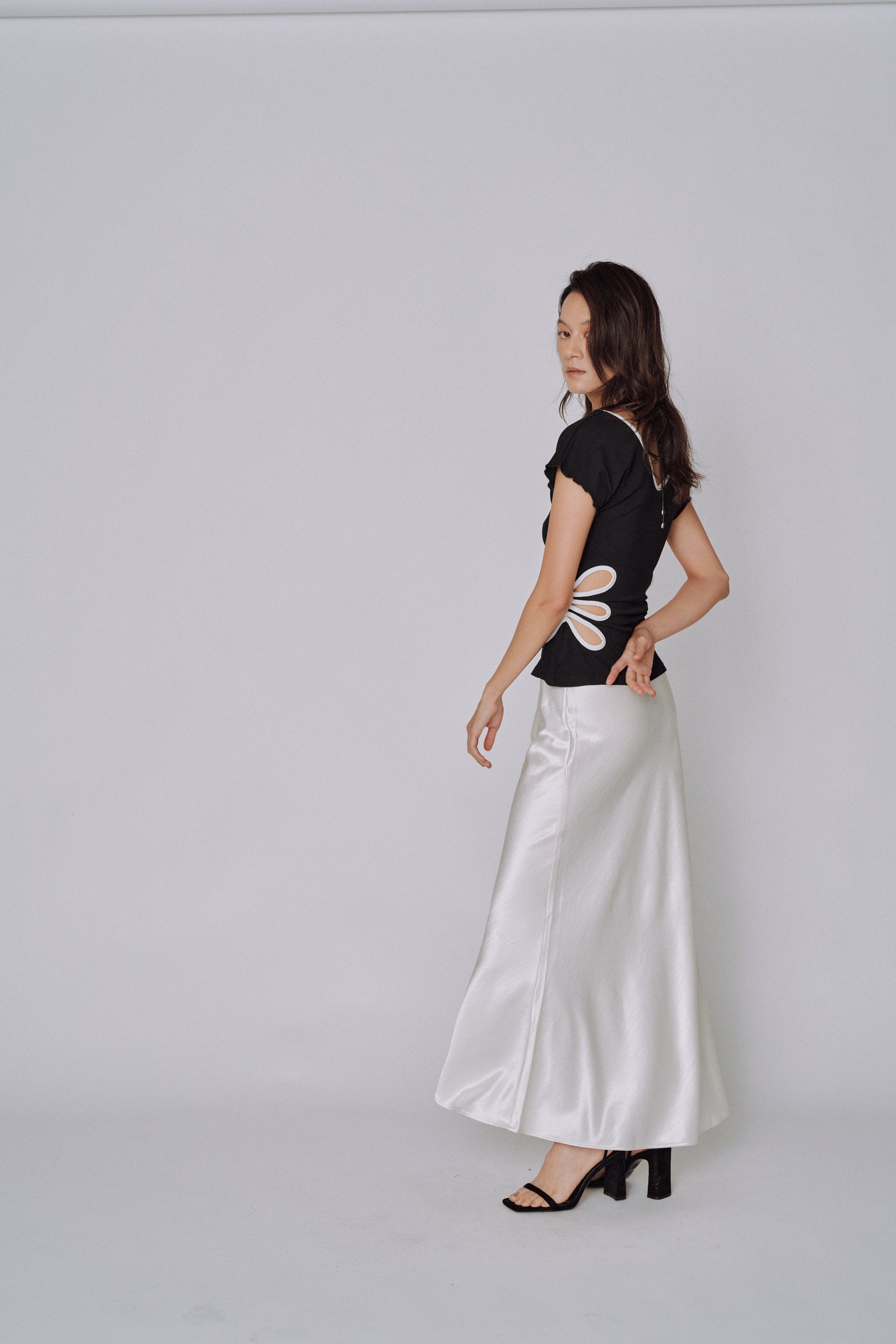NEW｜Glossy Flow Satin Skirt