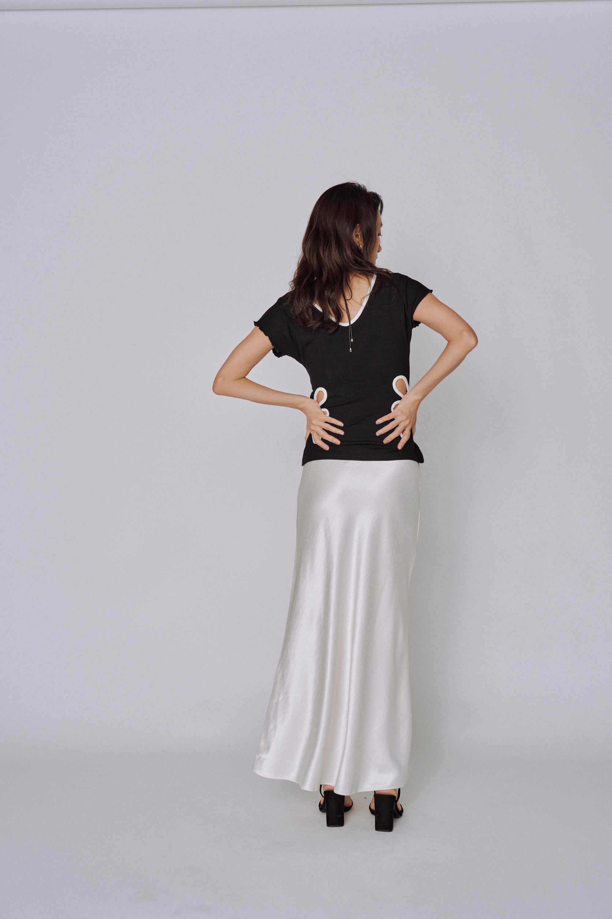 NEW｜Glossy Flow Satin Skirt