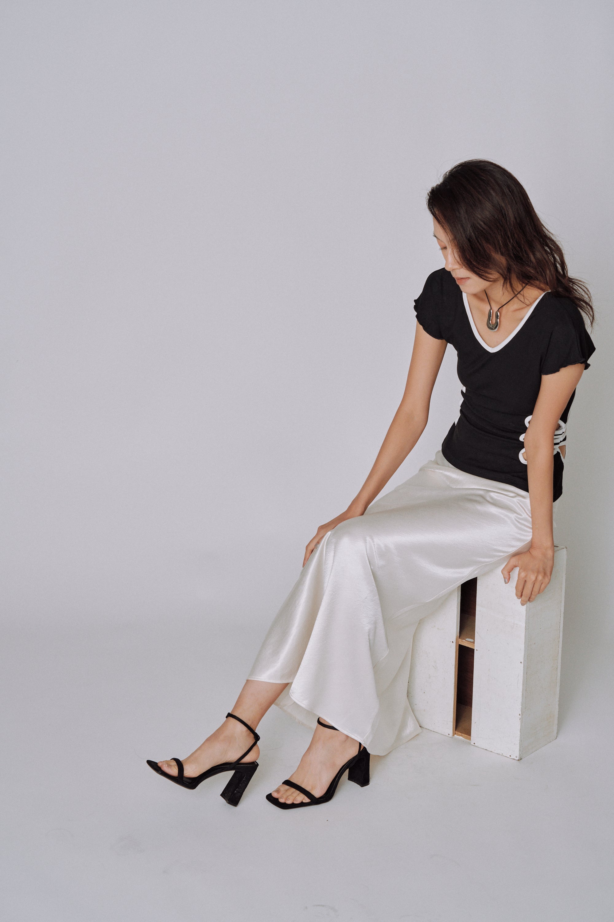 NEW｜Glossy Flow Satin Skirt