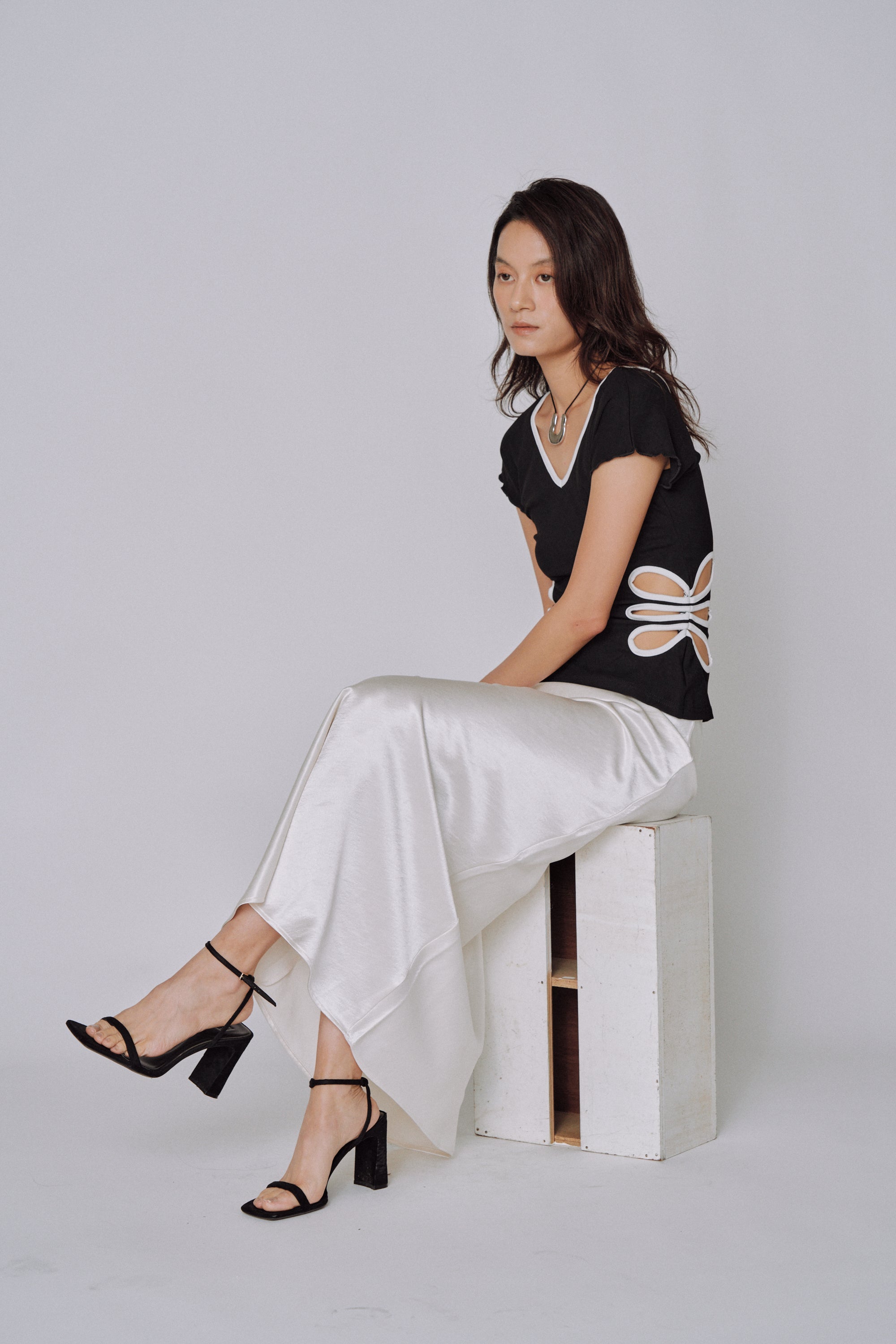 NEW｜Glossy Flow Satin Skirt
