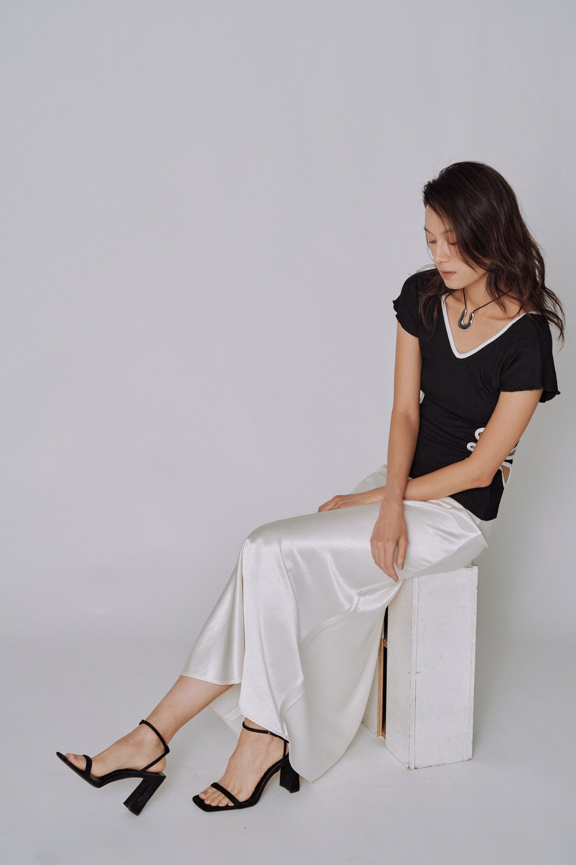 NEW｜Glossy Flow Satin Skirt