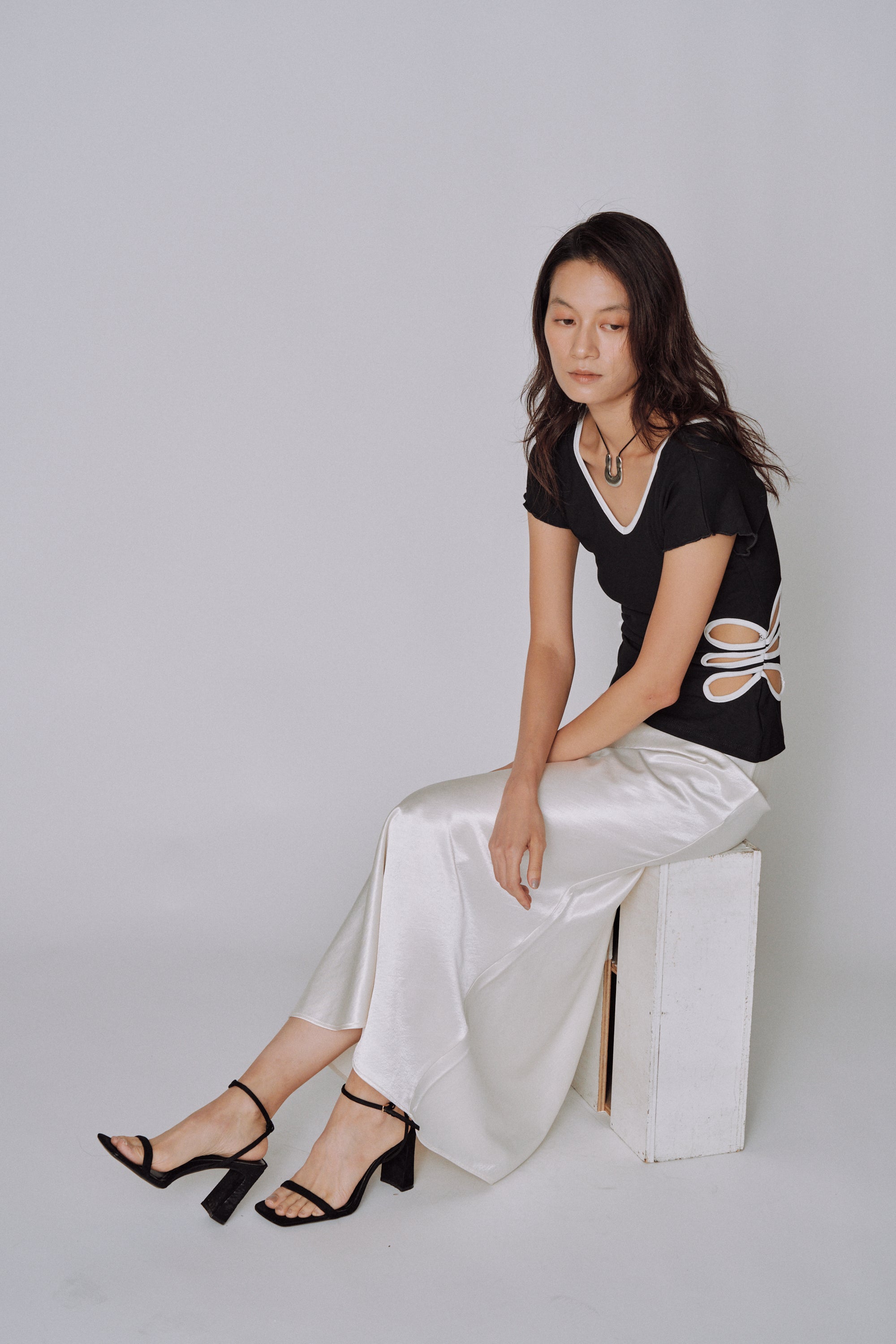 NEW｜Glossy Flow Satin Skirt