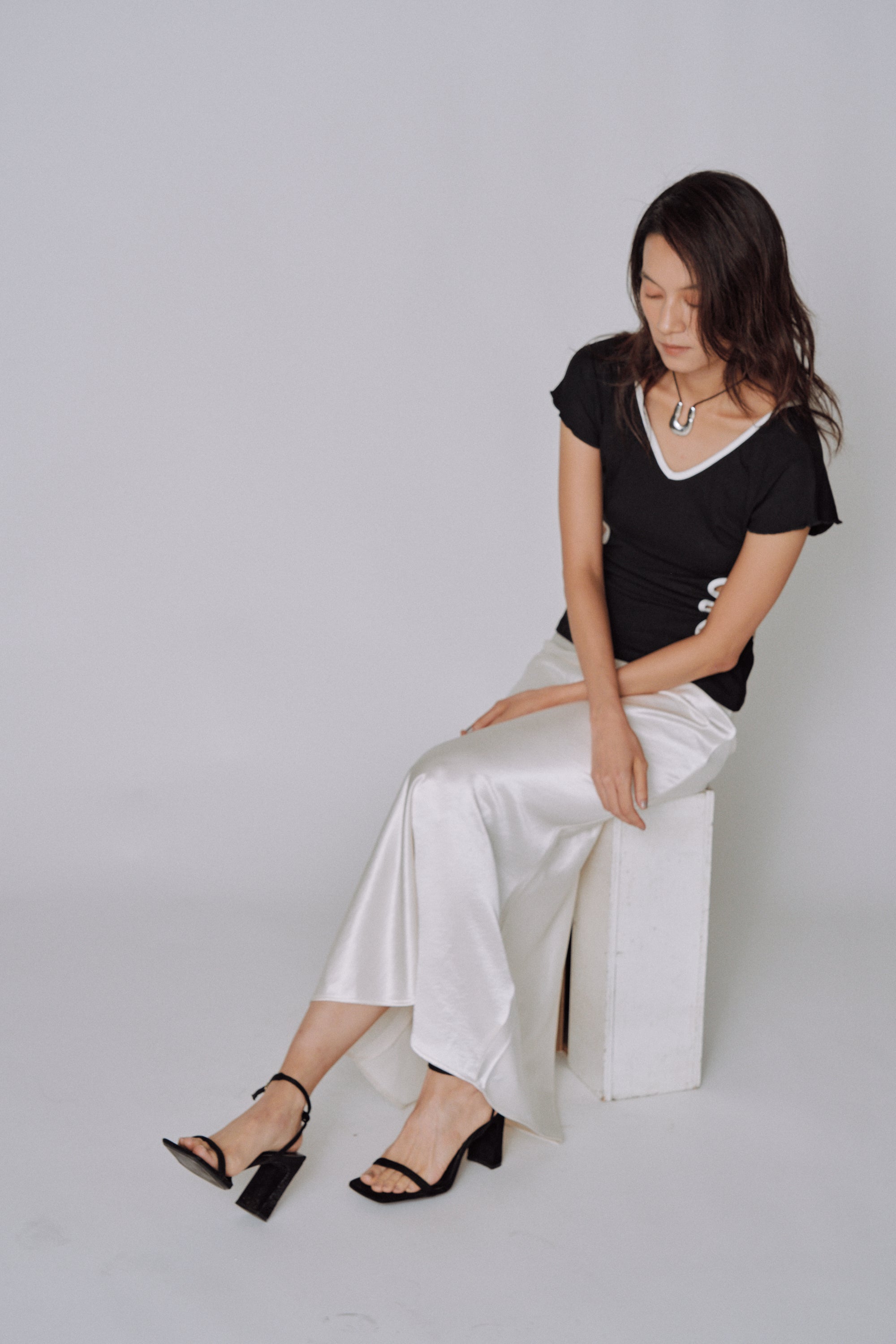 NEW｜Glossy Flow Satin Skirt