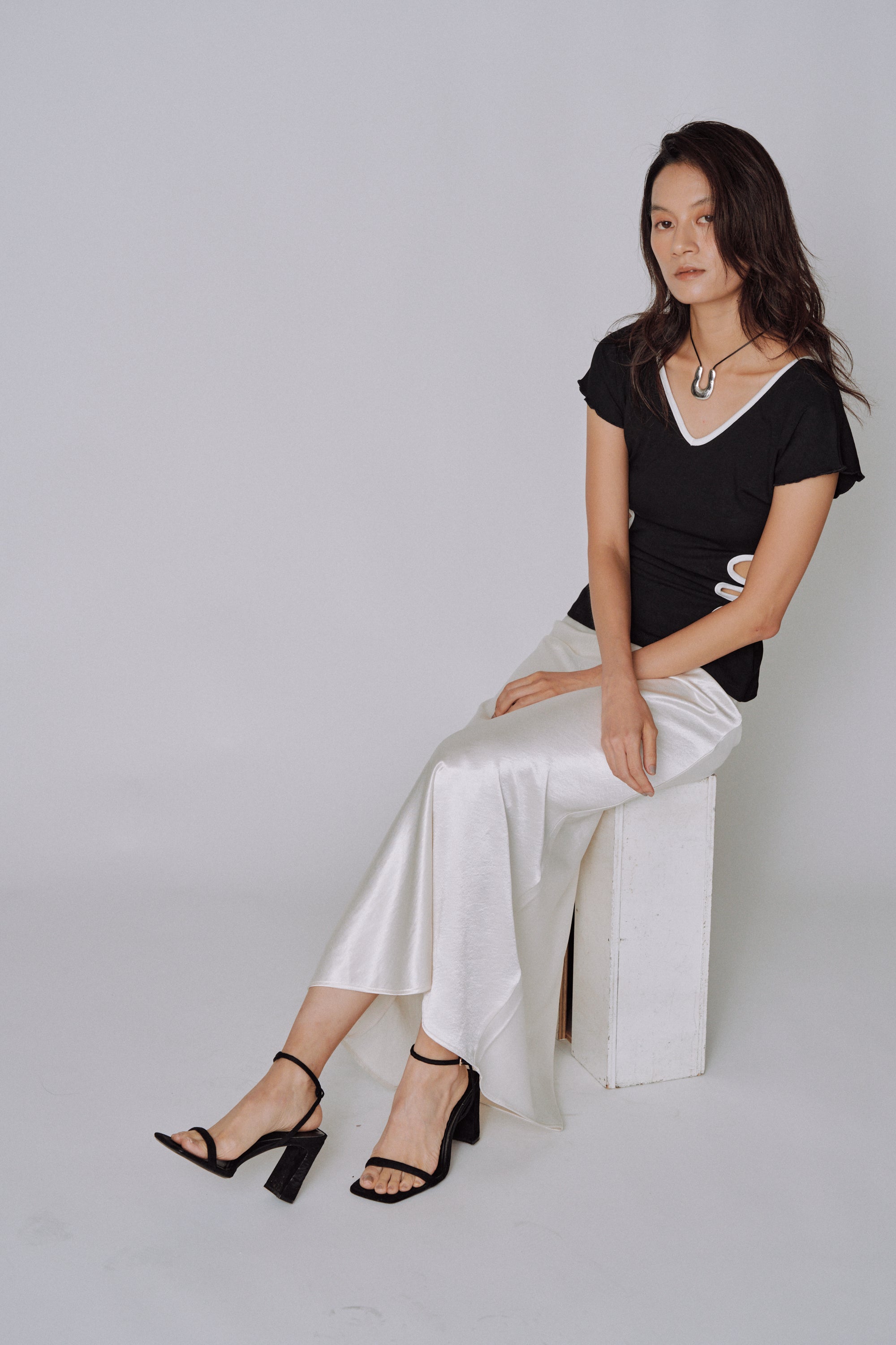 NEW｜Glossy Flow Satin Skirt