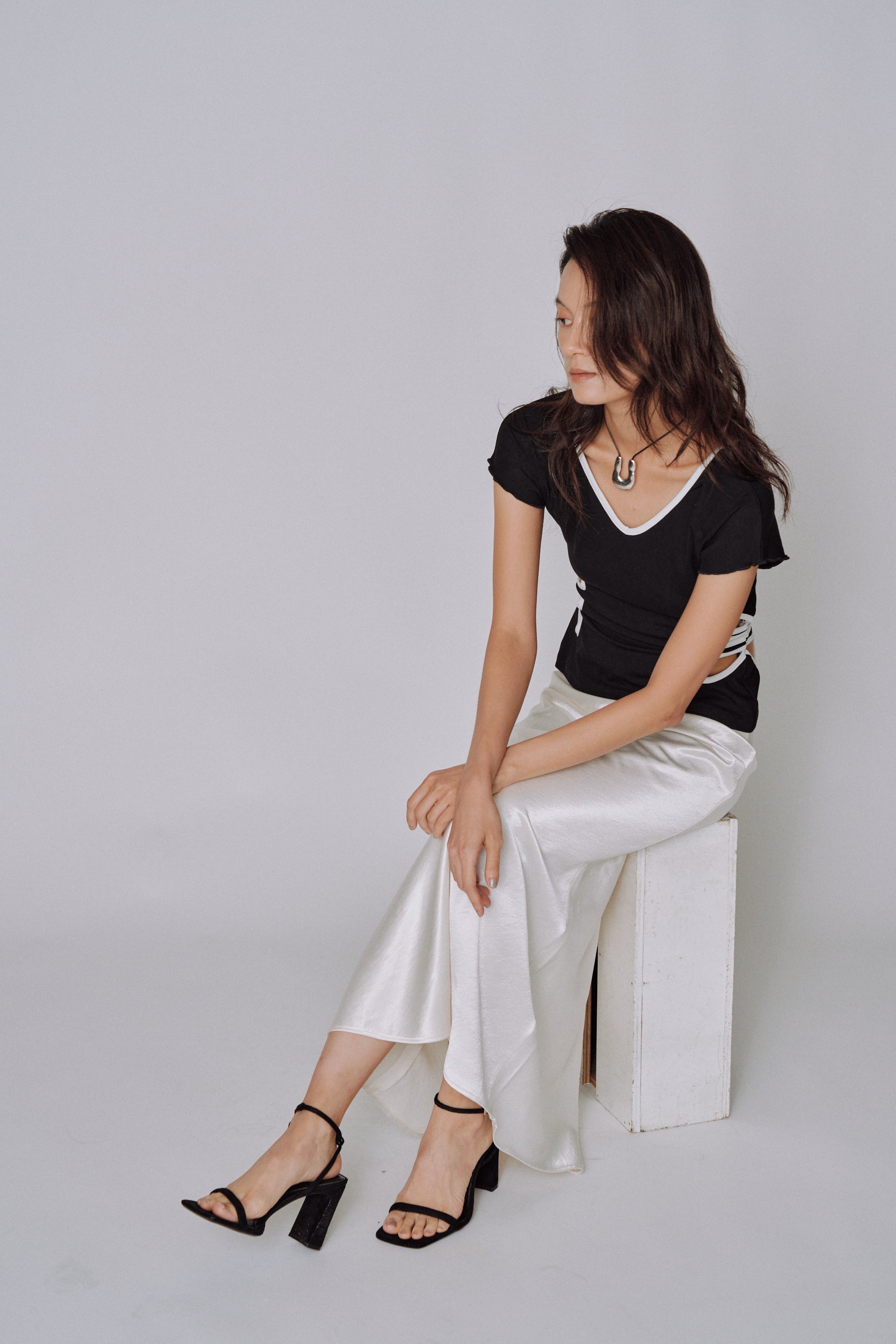 NEW｜Glossy Flow Satin Skirt