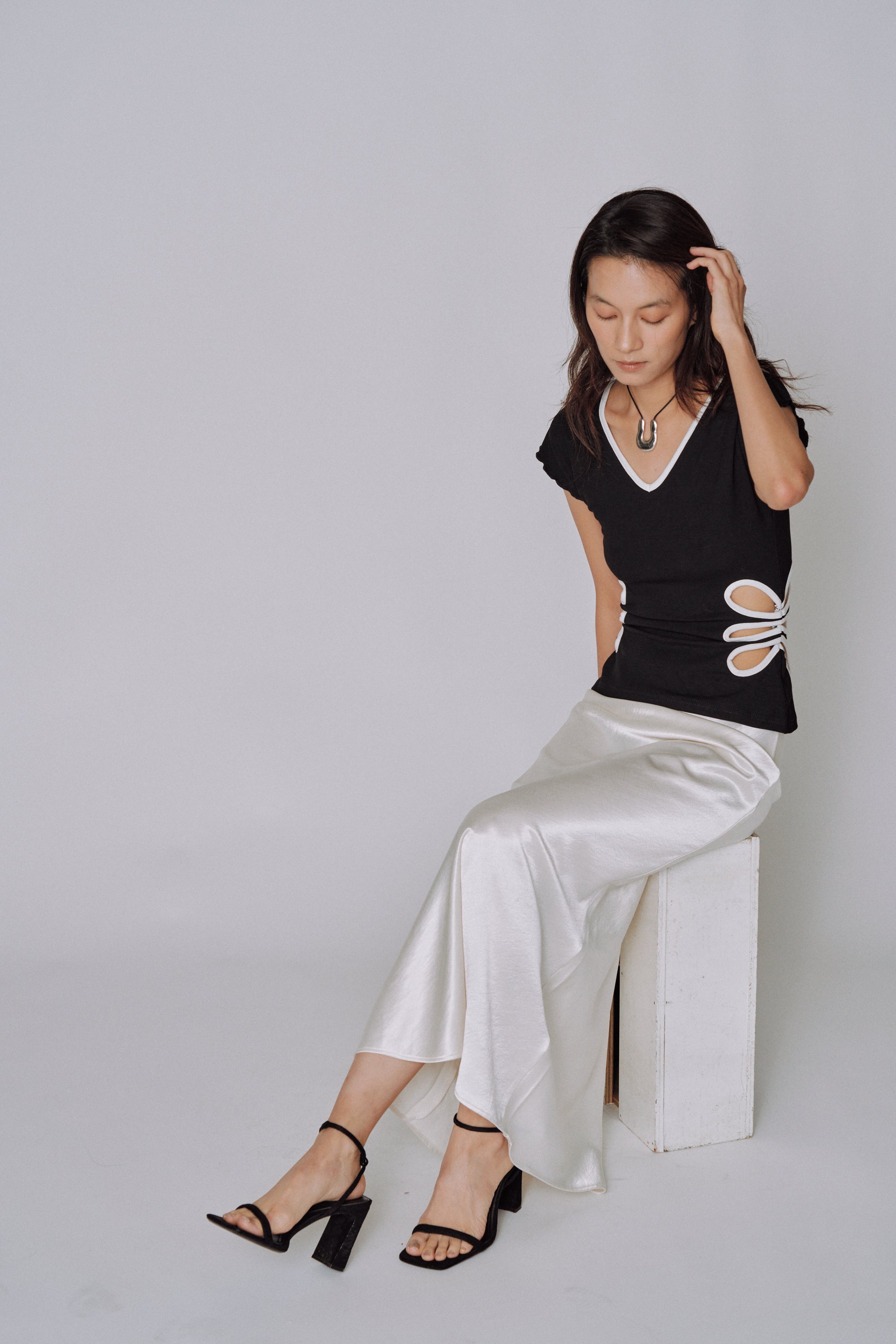 NEW｜Glossy Flow Satin Skirt