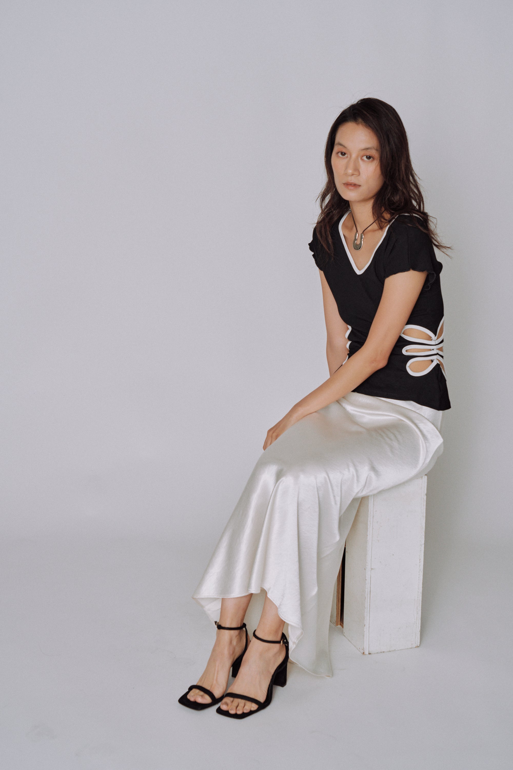 NEW｜Glossy Flow Satin Skirt