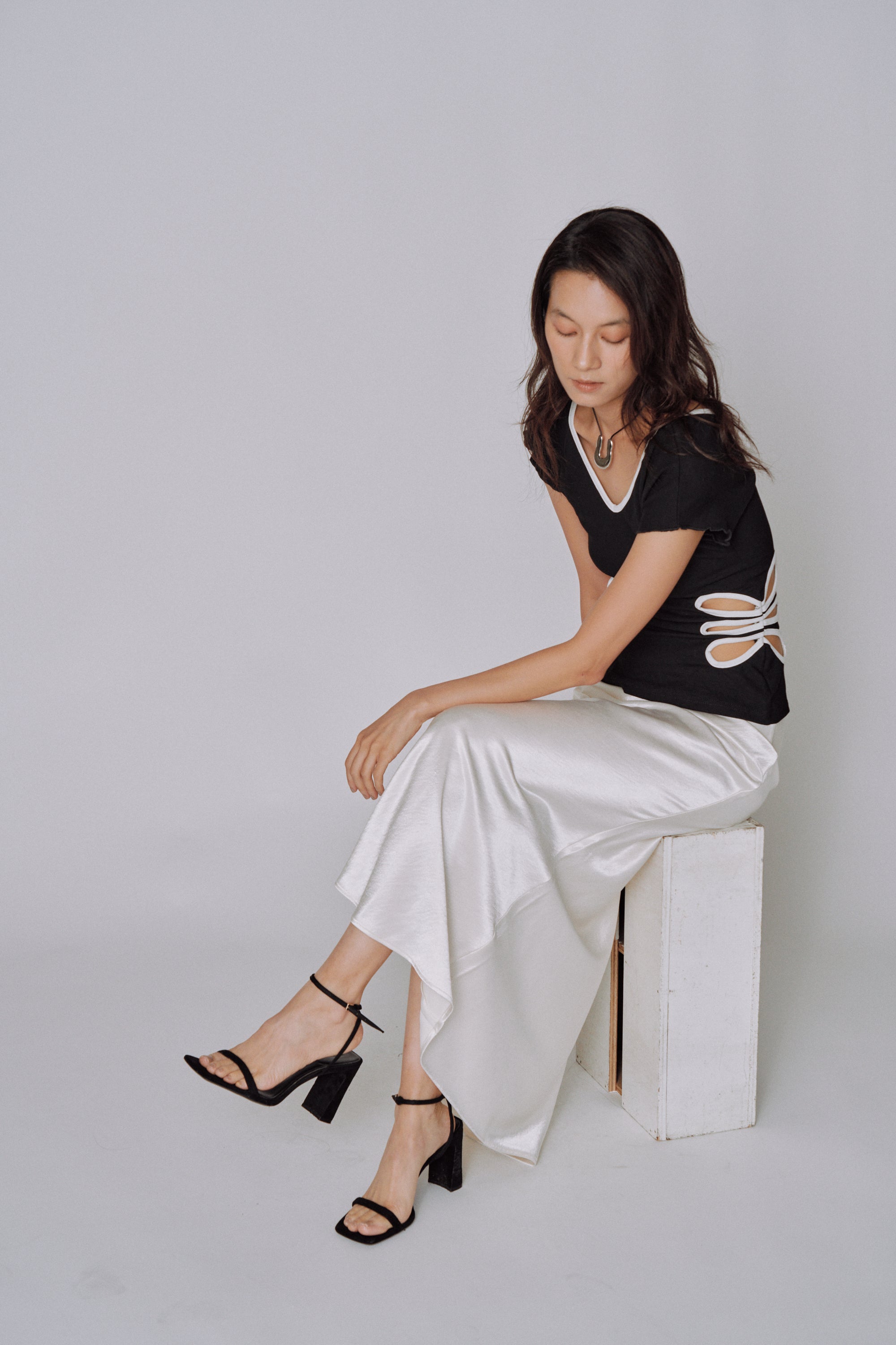 NEW｜Glossy Flow Satin Skirt