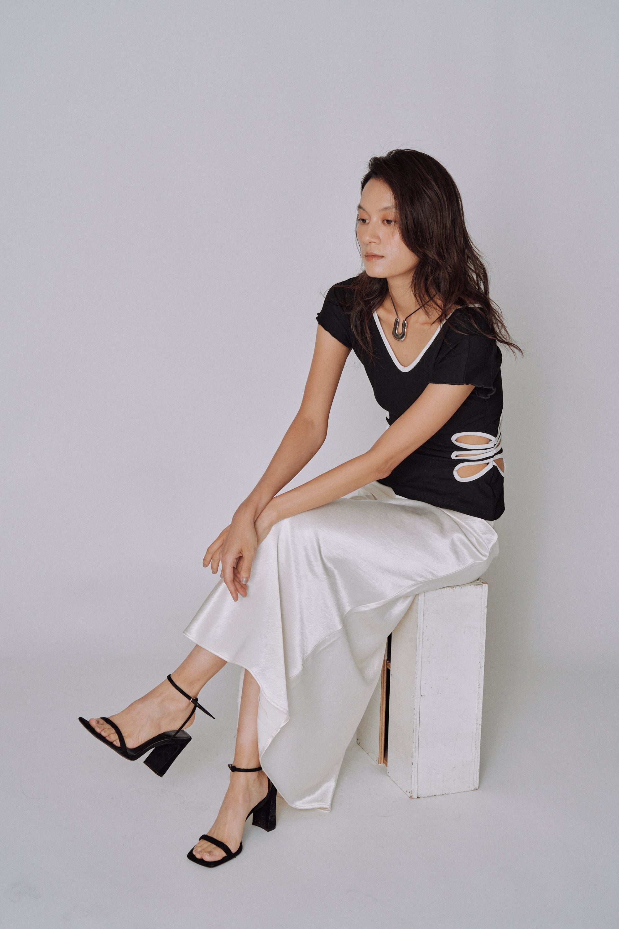 NEW｜Glossy Flow Satin Skirt
