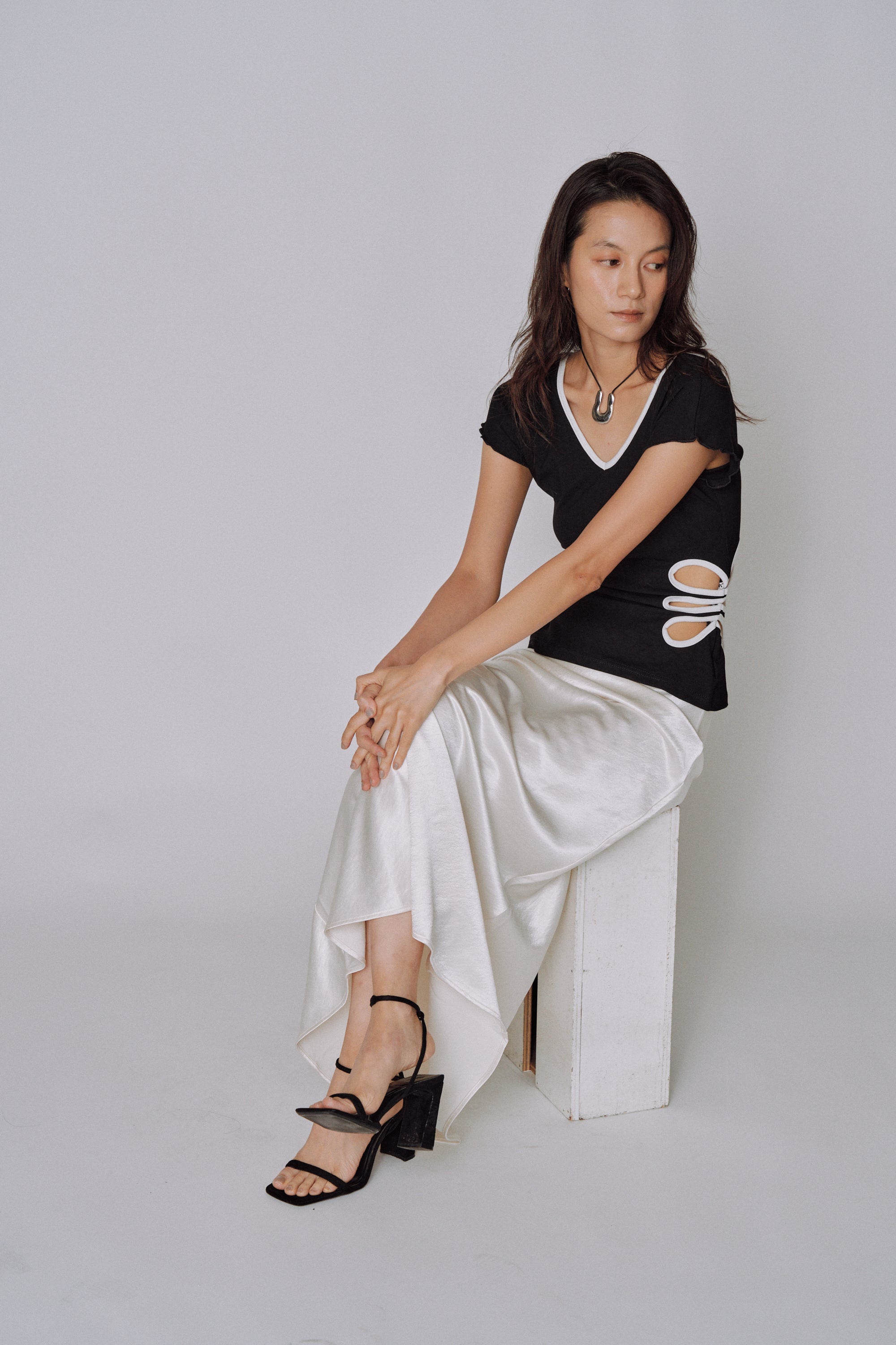 NEW｜Glossy Flow Satin Skirt