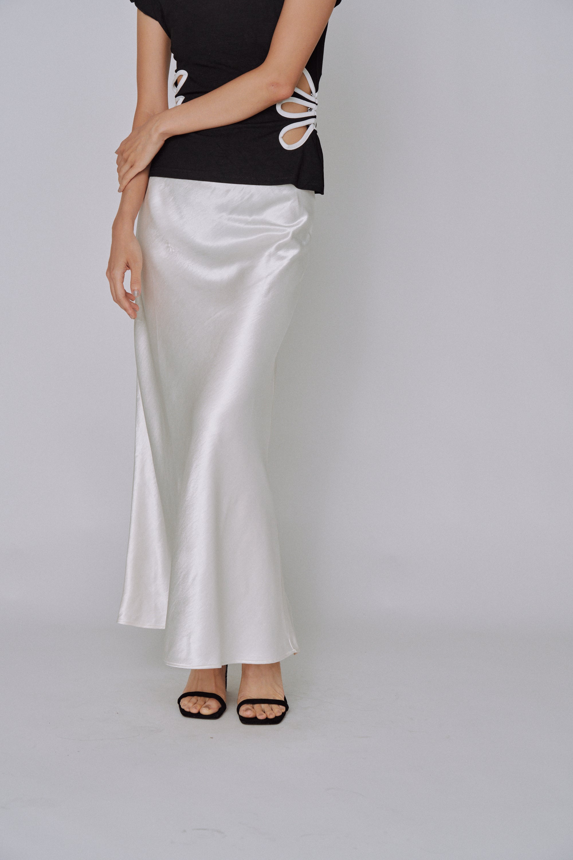 NEW｜Glossy Flow Satin Skirt