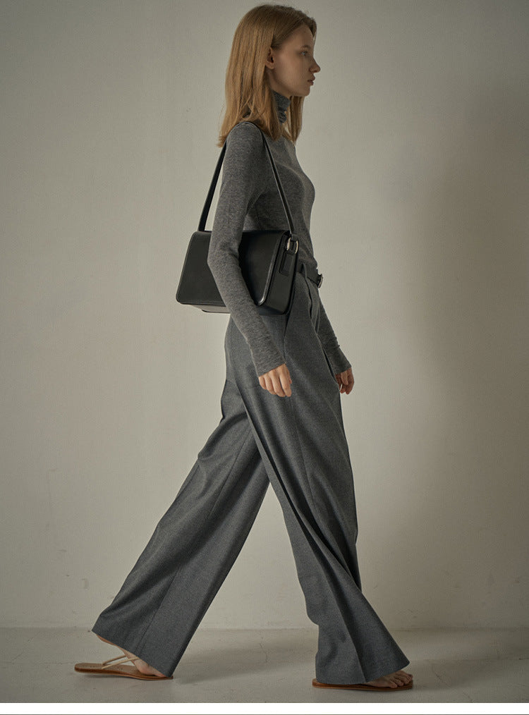 Center pressed wool trousers
