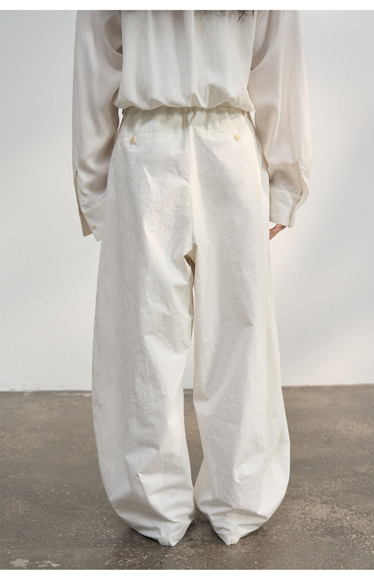 Volume Tuck Wide Pants