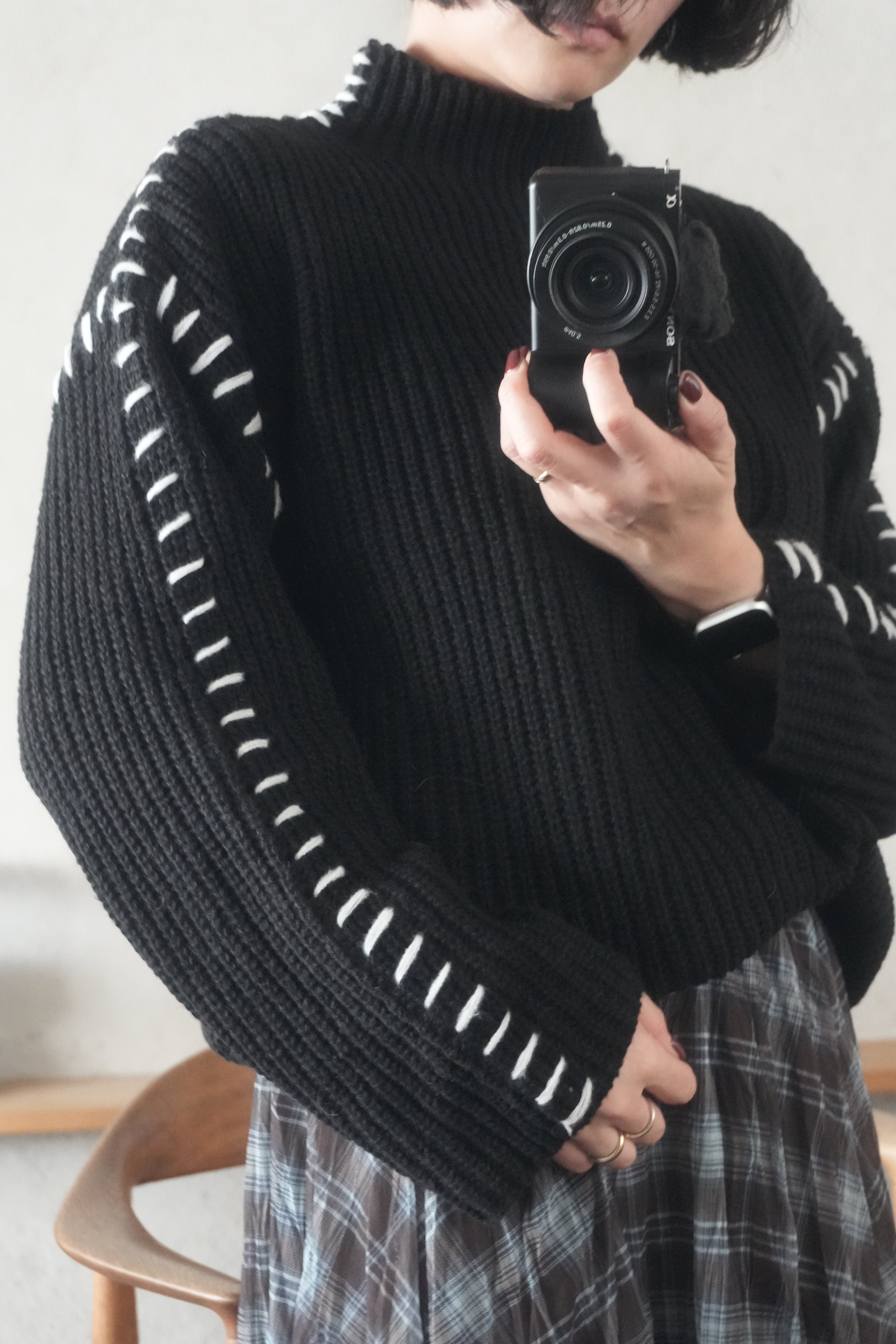Contrast Stitch Knit Pullover