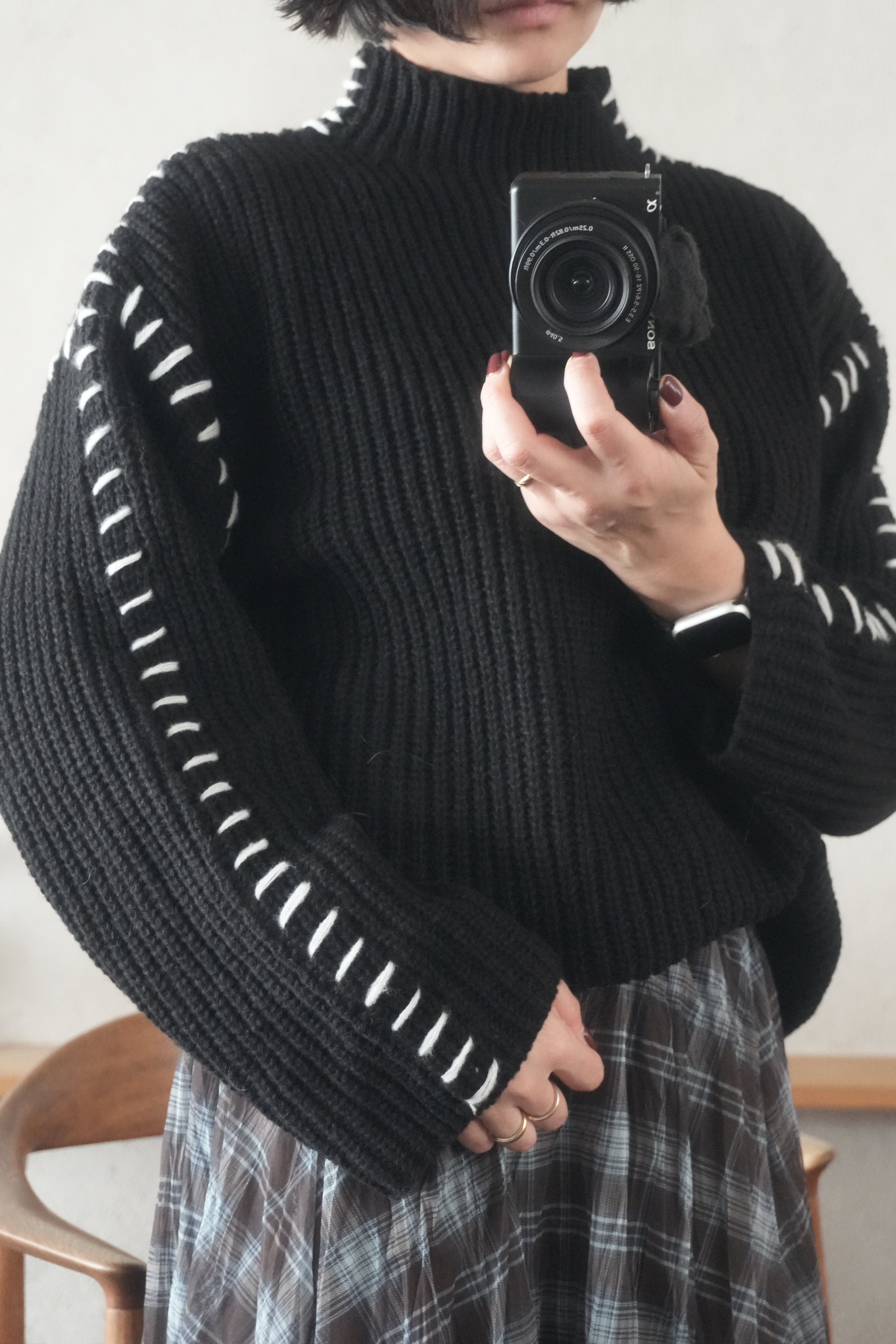 Contrast Stitch Knit Pullover