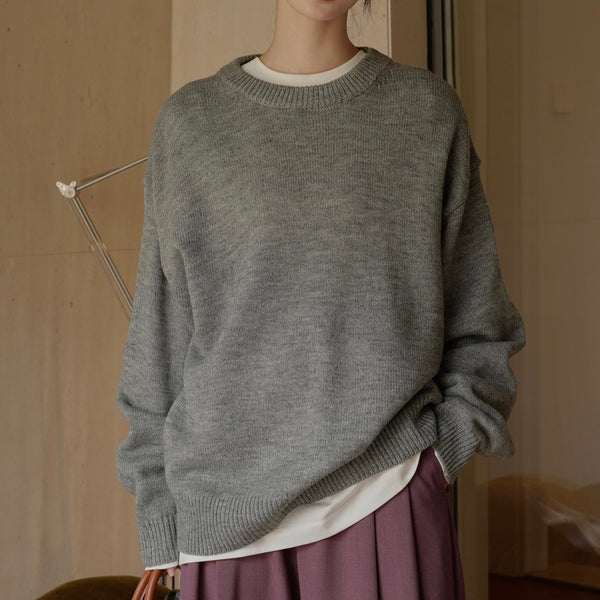 Loose-fitting sweater