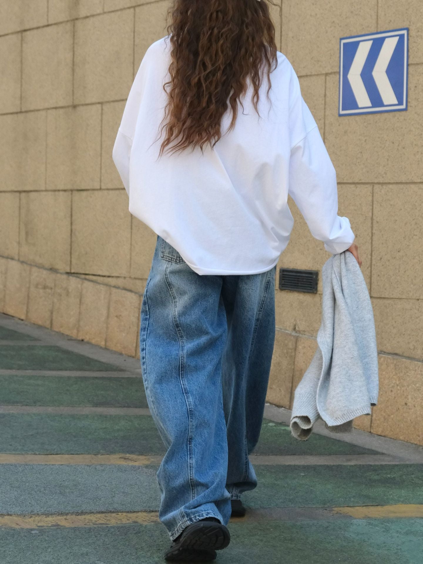 Wide line jean