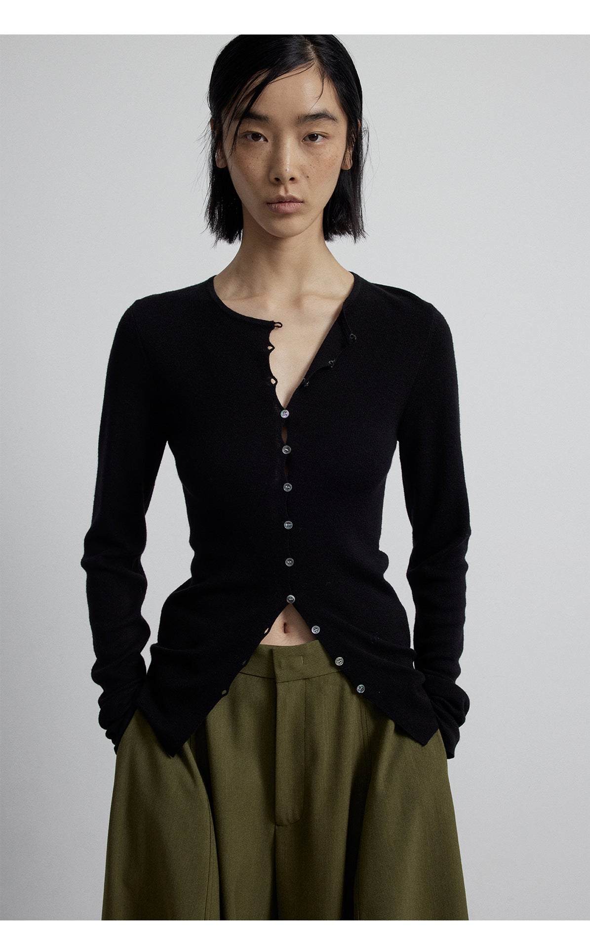 Simple tight cardigan