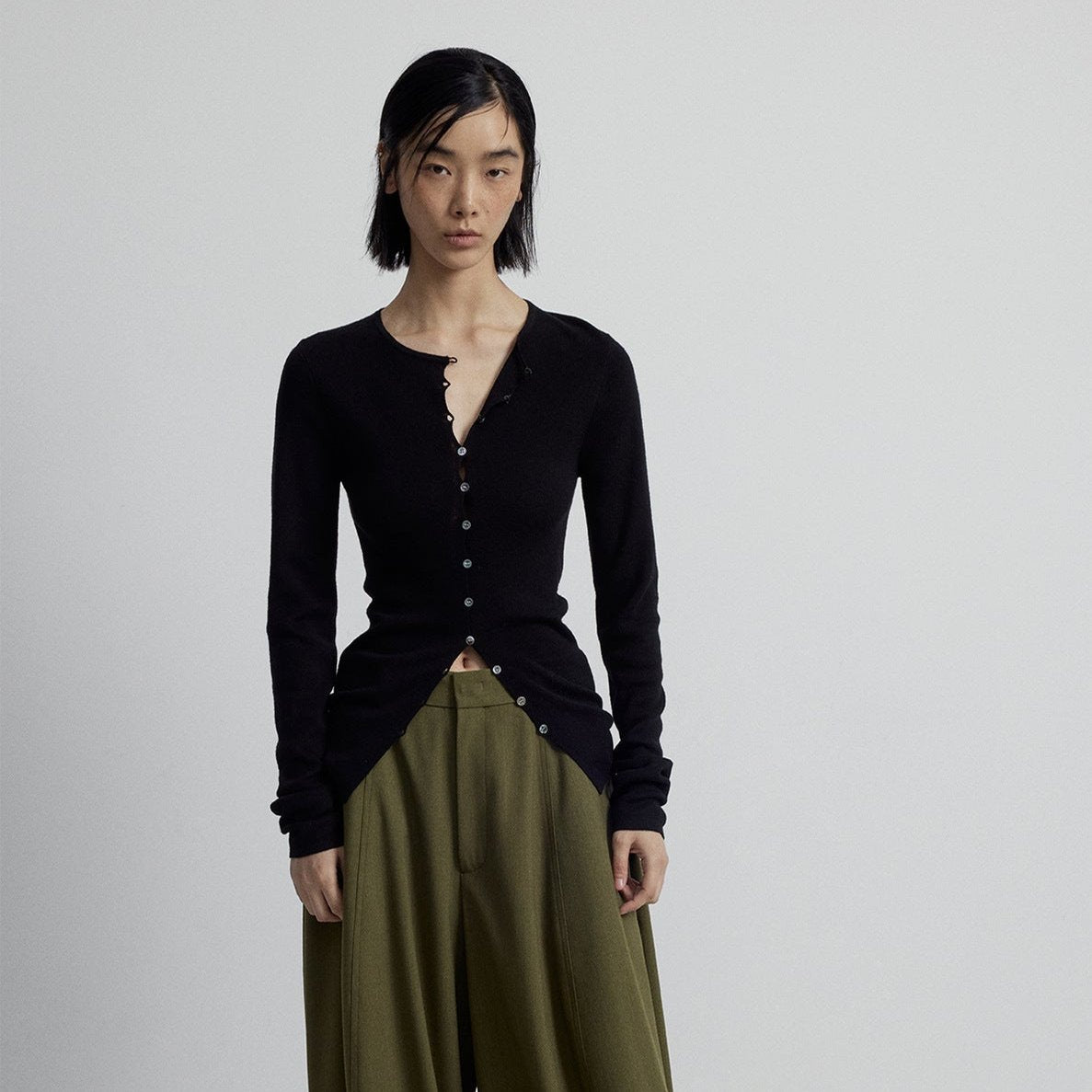 Simple tight cardigan