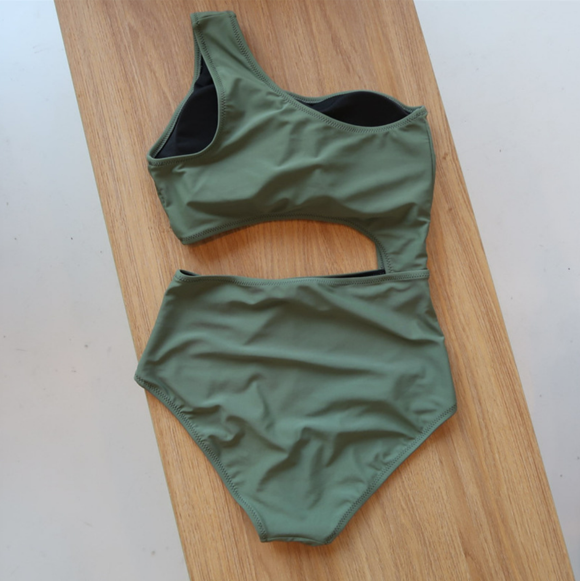 Standard one shoulder
