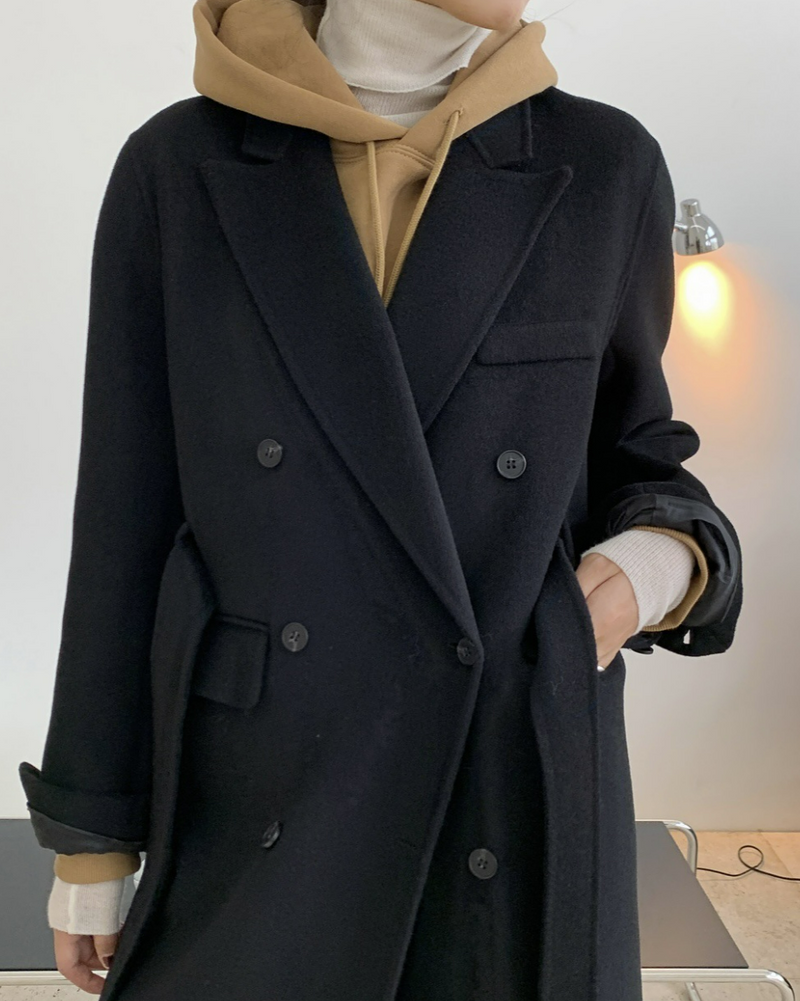 Virgin wool 100% tailored coat