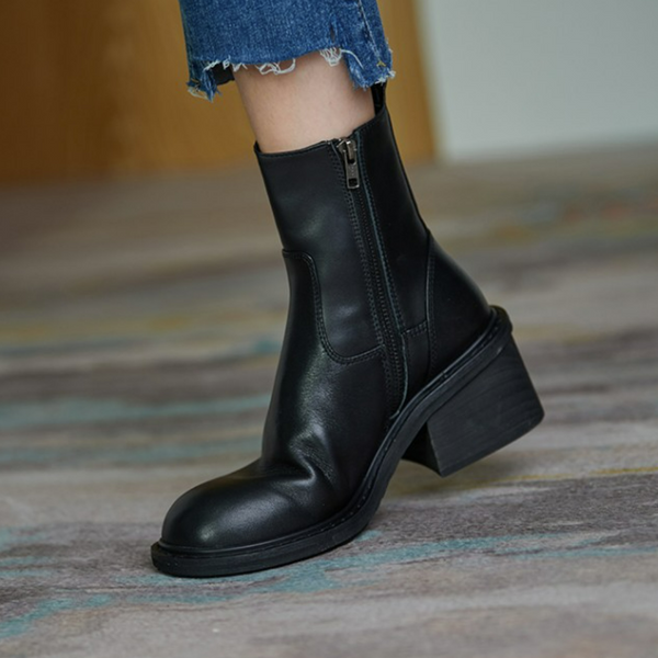 Short black boots
