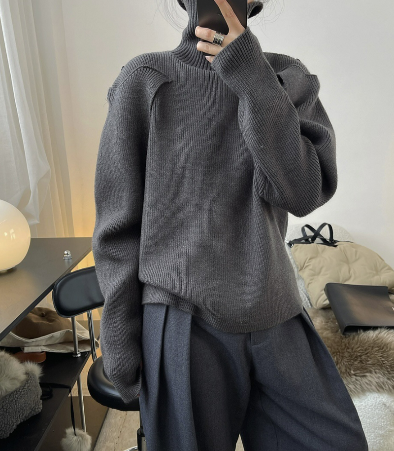 Big silhouette high neck sweater