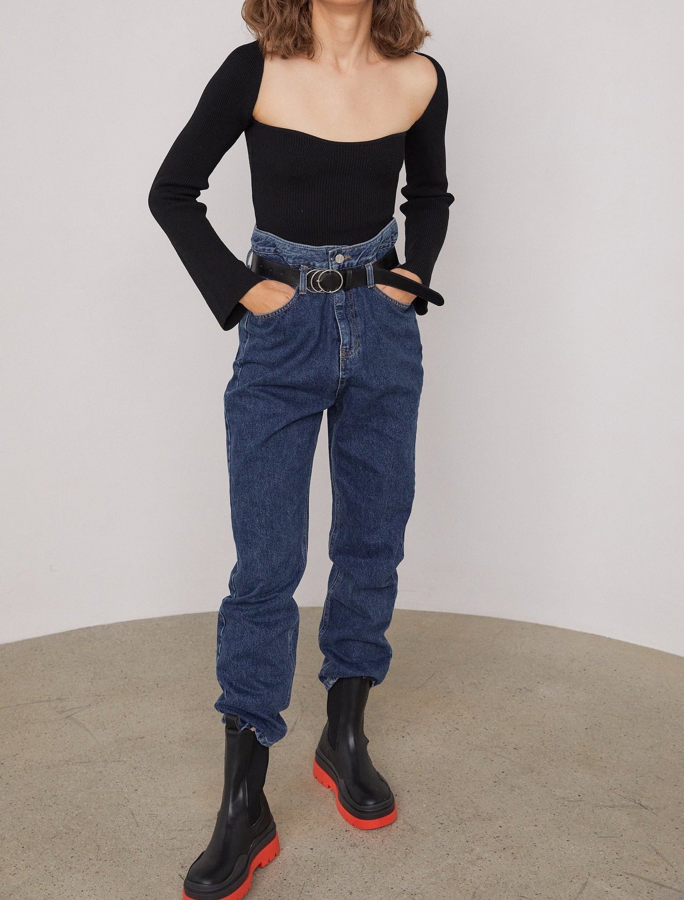 Heart neckline rib knit
