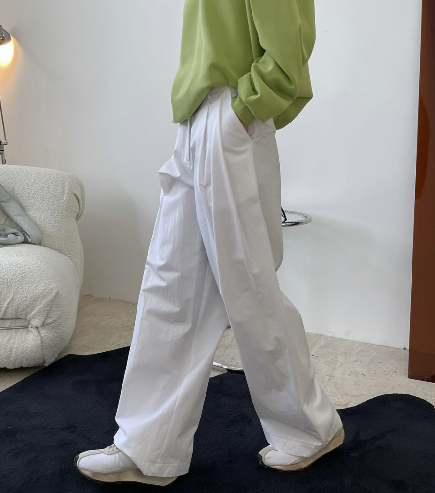 Wide tuck trouser