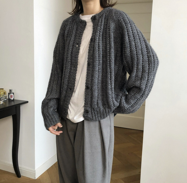 Low gauge sweater