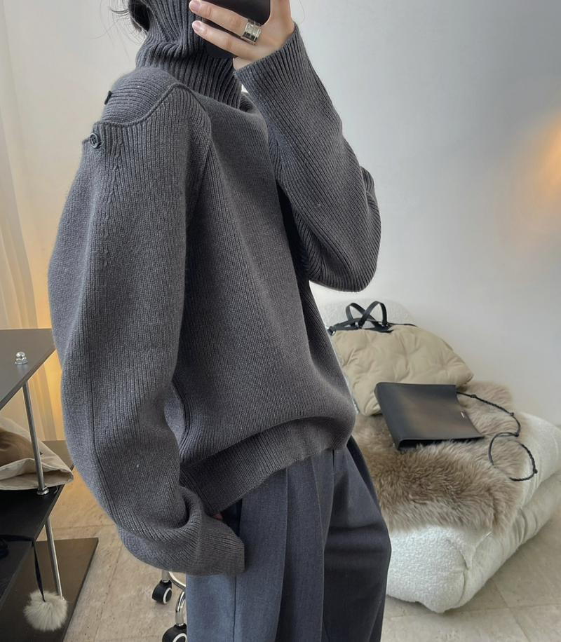 Big silhouette high neck sweater