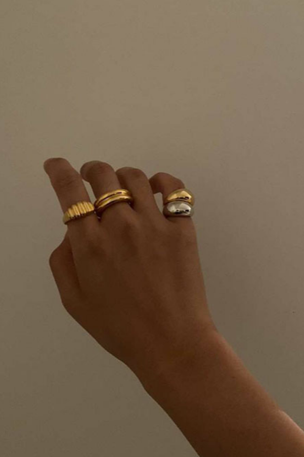 Double hoop ring